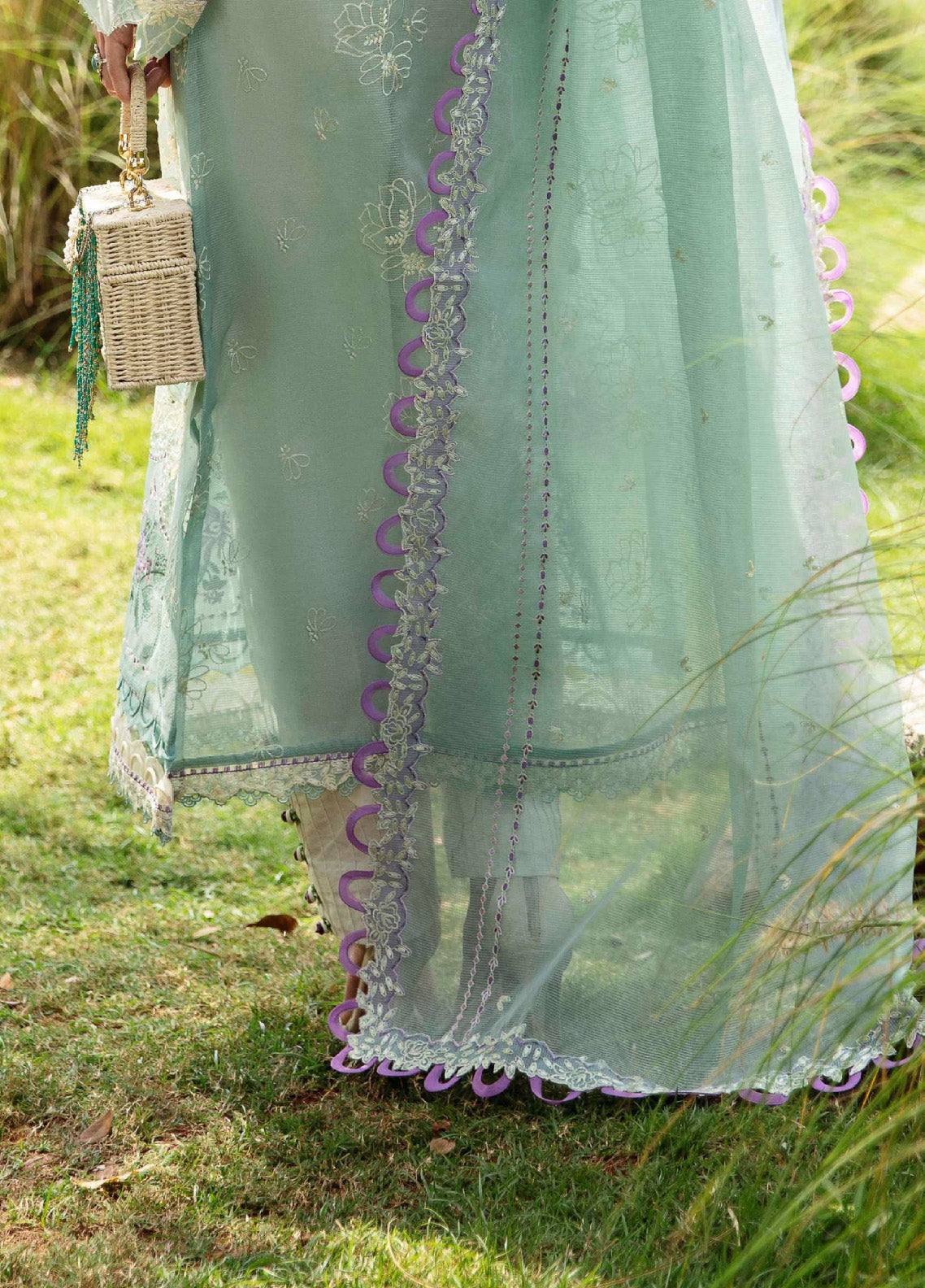 Sable Vogue Luxury Embroidered Swiss Lawn 3 Piece Unstitched Suit SV24LL-02 AFROZ Sable Vogue Luxury Embroidered Swiss Lawn 3 Piece Unstitched Suit SV24LL-02 AFROZ