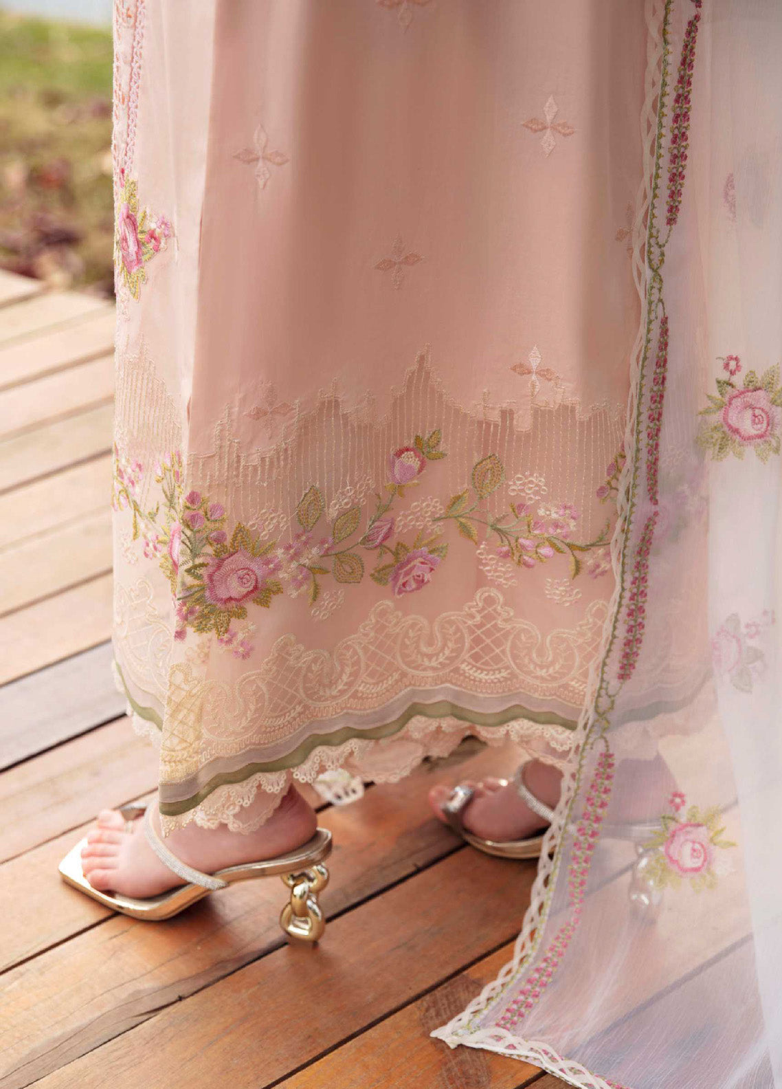 Sable Vogue Luxury Embroidered Swiss Lawn 3 Piece Unstitched Suit SV24LL-03 ASMARA Sable Vogue Luxury Embroidered Swiss Lawn 3 Piece Unstitched Suit SV24LL-03 ASMARA