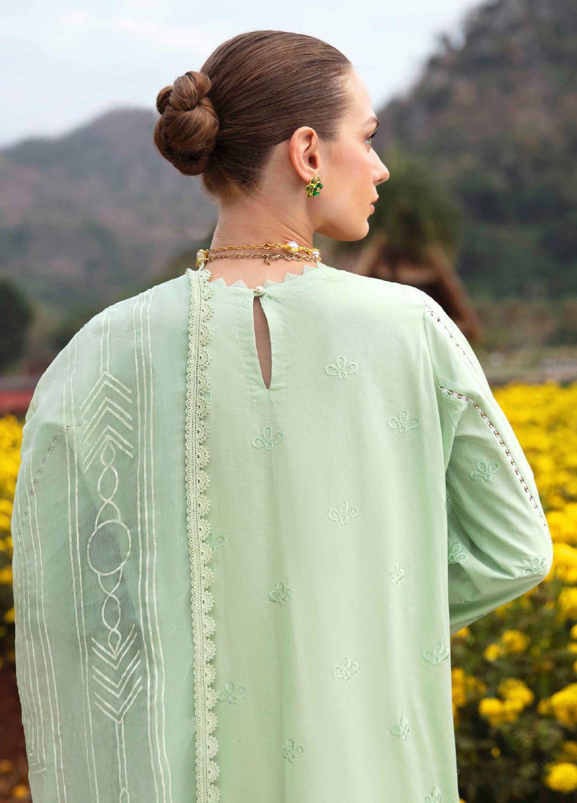 Sable Vogue Luxury Embroidered Swiss Lawn 3 Piece Unstitched Suit SV24LL-04 NISA Sable Vogue Luxury Embroidered Swiss Lawn 3 Piece Unstitched Suit SV24LL-04 NISA