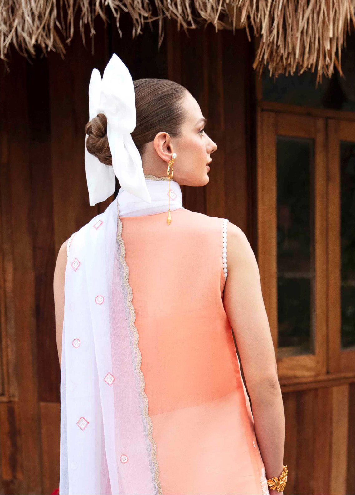 Sable Vogue Luxury Embroidered Swiss Lawn 3 Piece Unstitched Suit SV24LL-05 LINNEA Sable Vogue Luxury Embroidered Swiss Lawn 3 Piece Unstitched Suit SV24LL-05 LINNEA