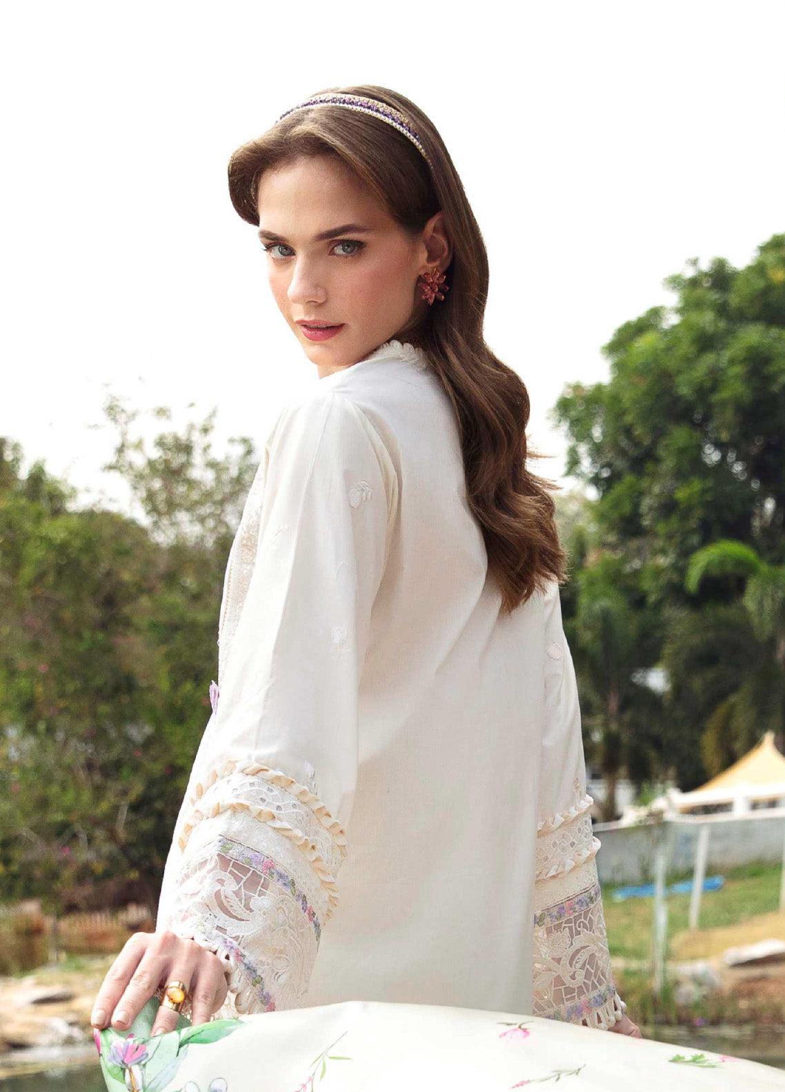 Sable Vogue Luxury Embroidered Lawn 3 Piece Unstitched Suit SV24LL-07 IVY Sable Vogue Luxury Embroidered Lawn 3 Piece Unstitched Suit SV24LL-07 IVY