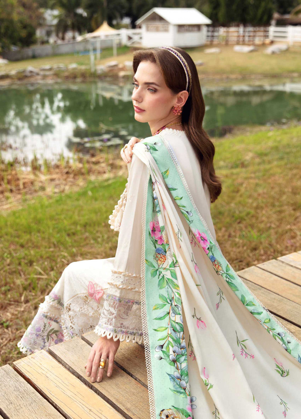 Sable Vogue Luxury Embroidered Lawn 3 Piece Unstitched Suit SV24LL-07 IVY Sable Vogue Luxury Embroidered Lawn 3 Piece Unstitched Suit SV24LL-07 IVY