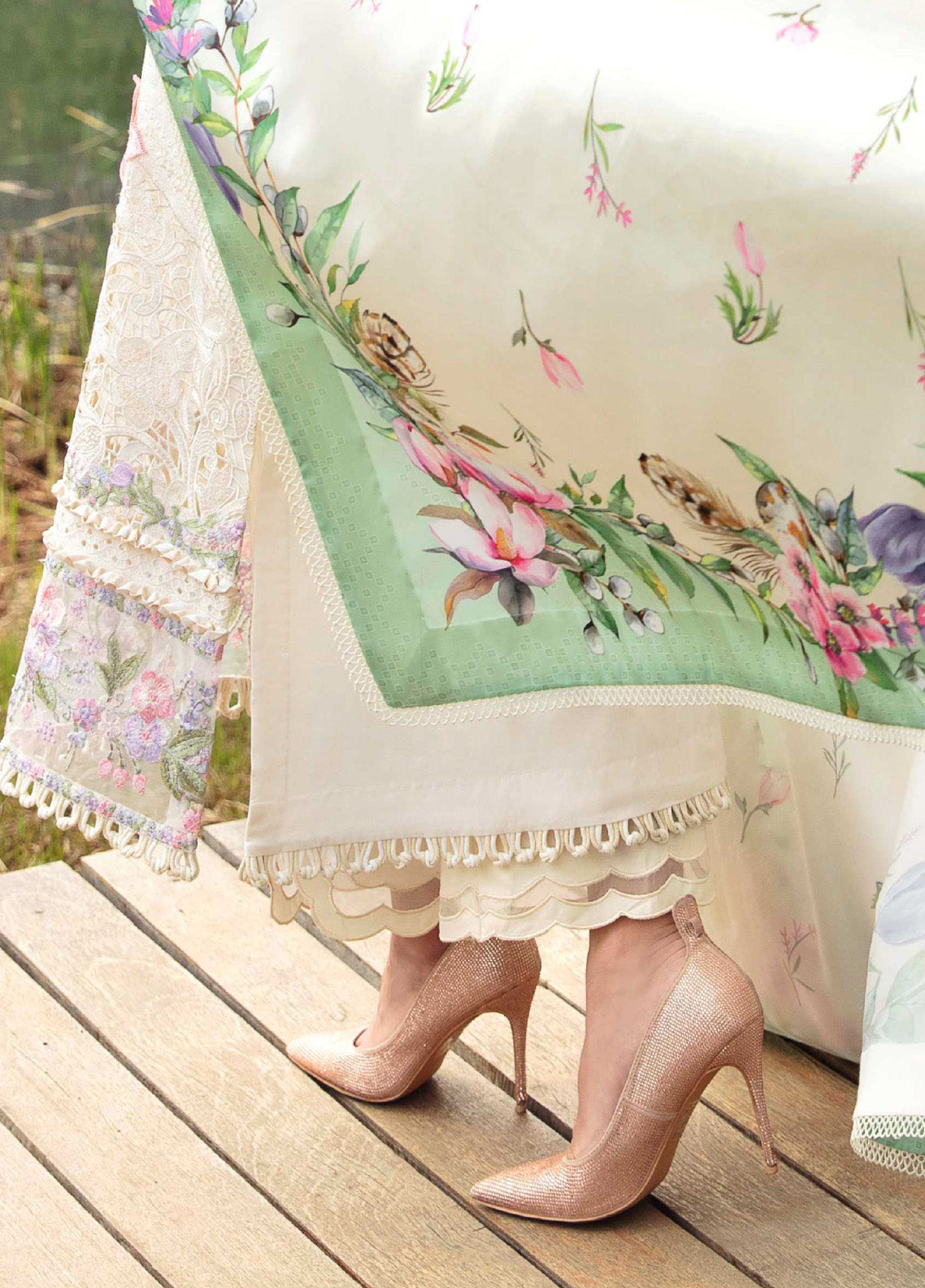 Sable Vogue Luxury Embroidered Lawn 3 Piece Unstitched Suit SV24LL-07 IVY Sable Vogue Luxury Embroidered Lawn 3 Piece Unstitched Suit SV24LL-07 IVY