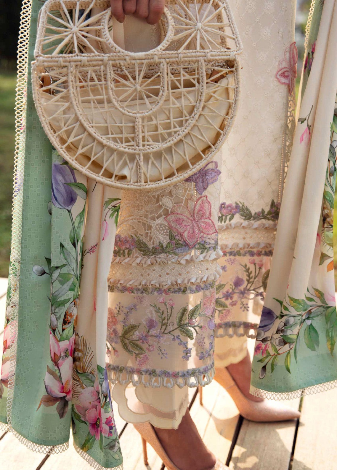 Sable Vogue Luxury Embroidered Lawn 3 Piece Unstitched Suit SV24LL-07 IVY Sable Vogue Luxury Embroidered Lawn 3 Piece Unstitched Suit SV24LL-07 IVY