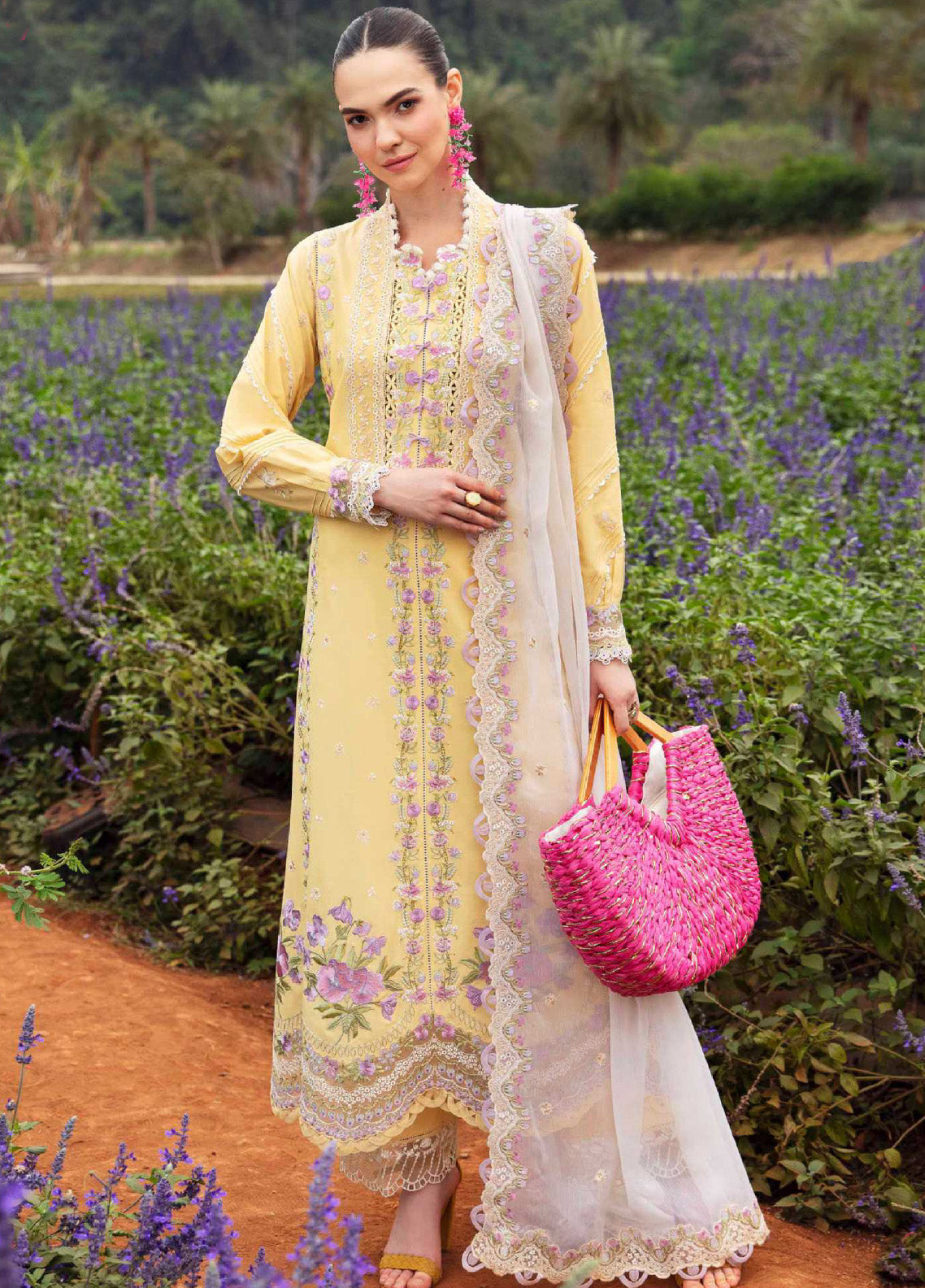 Sable Vogue Luxury Embroidered Lawn 3 Piece Unstitched Suit SV24LL-08 MAYE Sable Vogue Luxury Embroidered Lawn 3 Piece Unstitched Suit SV24LL-08 MAYE