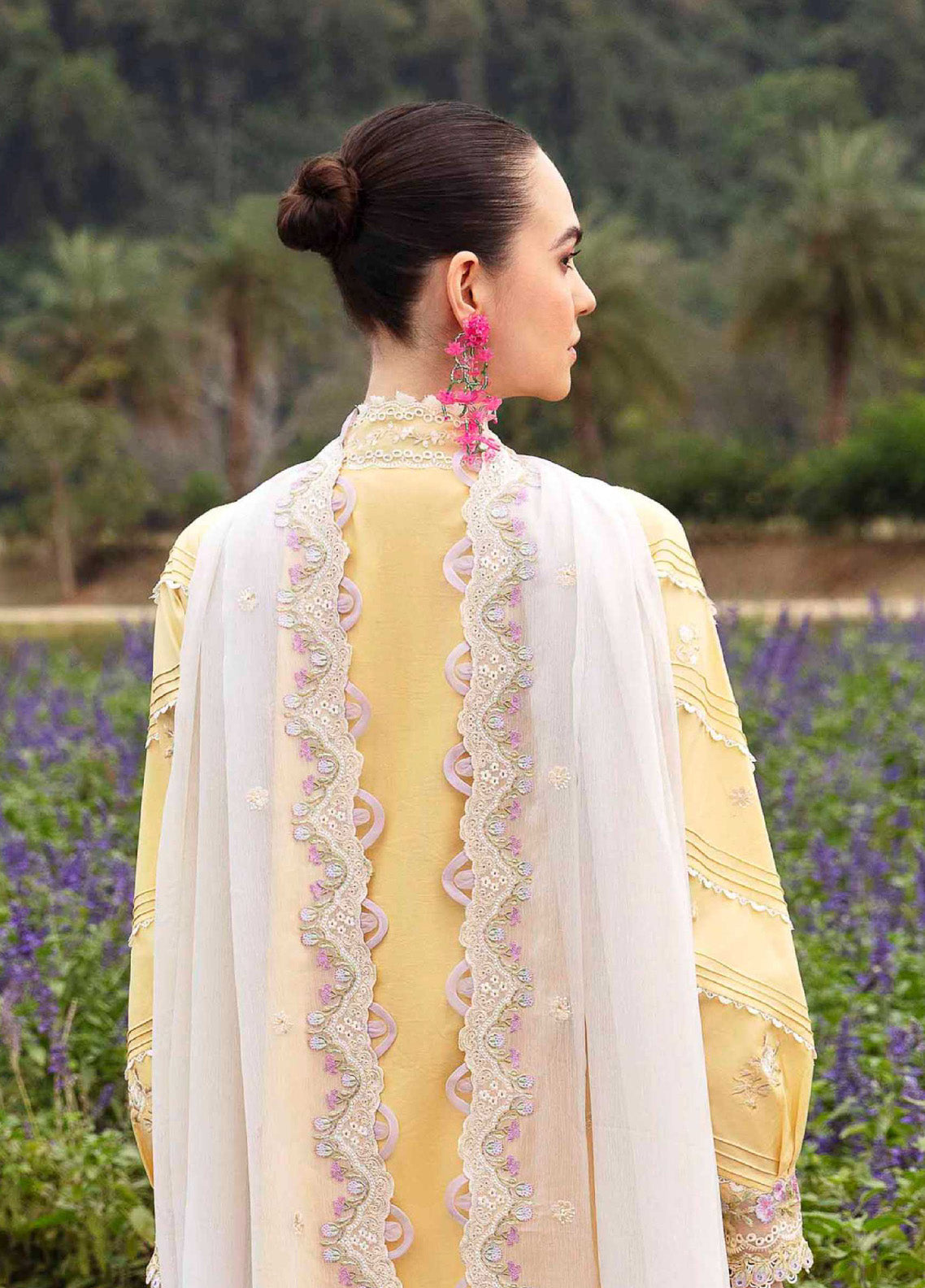 Sable Vogue Luxury Embroidered Lawn 3 Piece Unstitched Suit SV24LL-08 MAYE Sable Vogue Luxury Embroidered Lawn 3 Piece Unstitched Suit SV24LL-08 MAYE