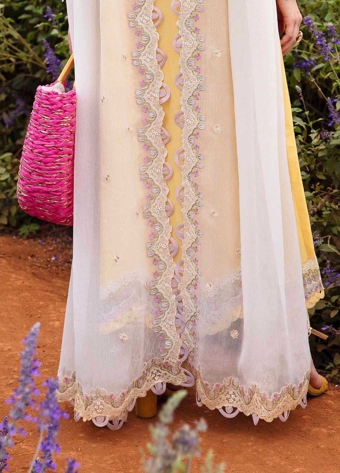Sable Vogue Luxury Embroidered Lawn 3 Piece Unstitched Suit SV24LL-08 MAYE Sable Vogue Luxury Embroidered Lawn 3 Piece Unstitched Suit SV24LL-08 MAYE