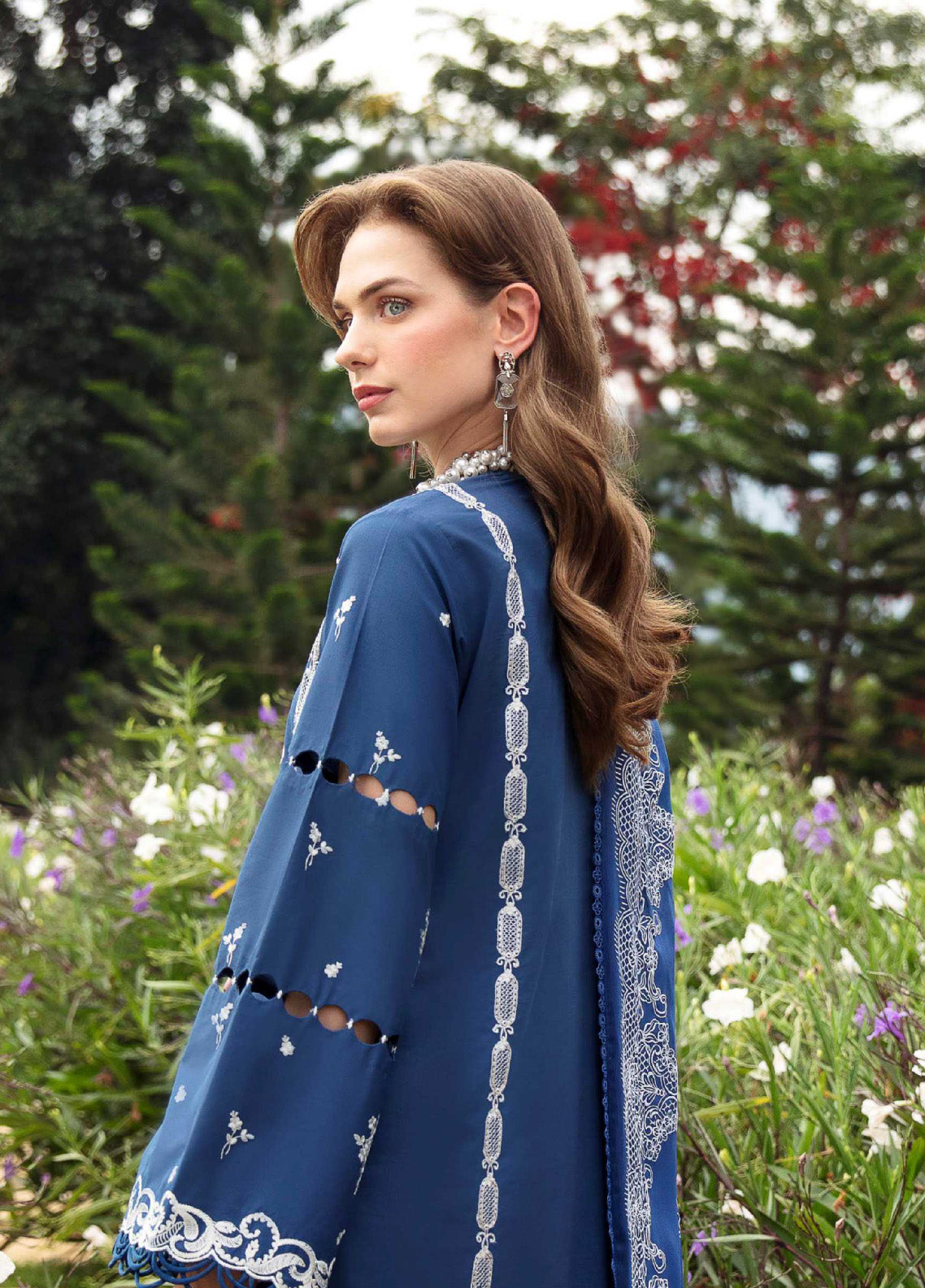 Sable Vogue Luxury Embroidered Lawn 3 Piece Unstitched Suit SV24LL-09 AFINA Sable Vogue Luxury Embroidered Lawn 3 Piece Unstitched Suit SV24LL-09 AFINA