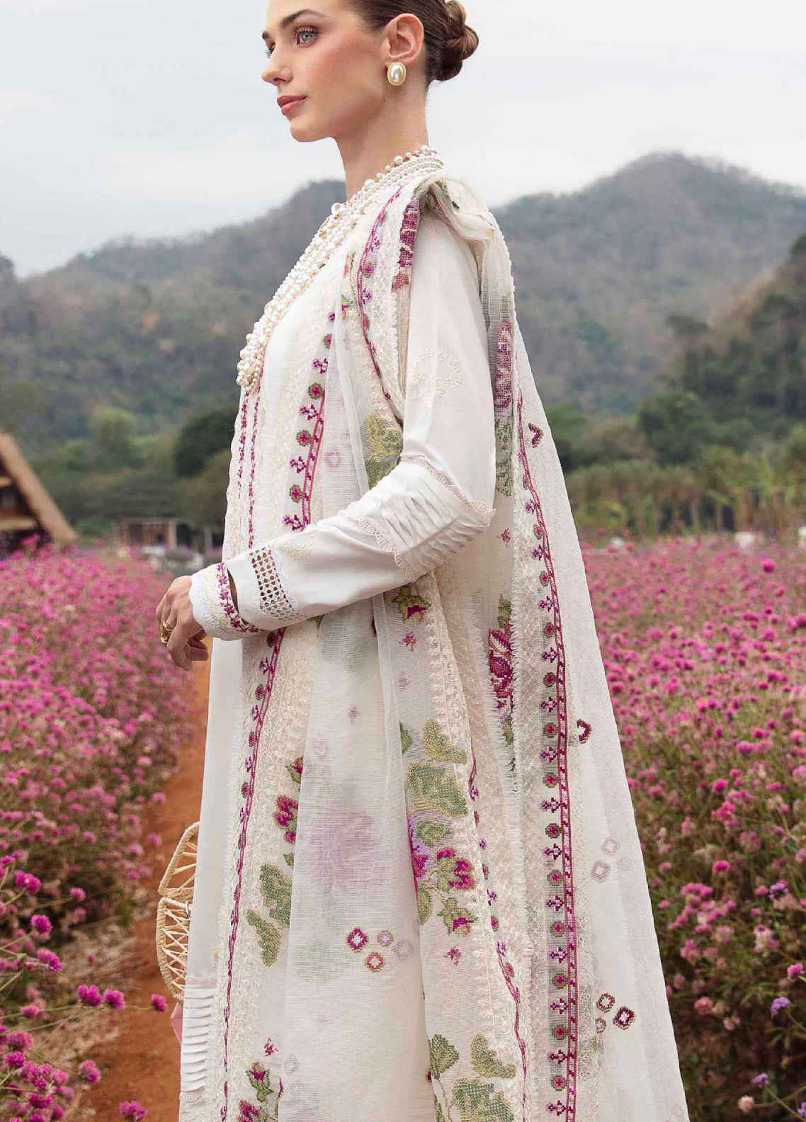 Sable Vogue Luxury Embroidered Lawn 3 Piece Unstitched Suit SV24LL-12 LYRA Sable Vogue Luxury Embroidered Lawn 3 Piece Unstitched Suit SV24LL-12 LYRA