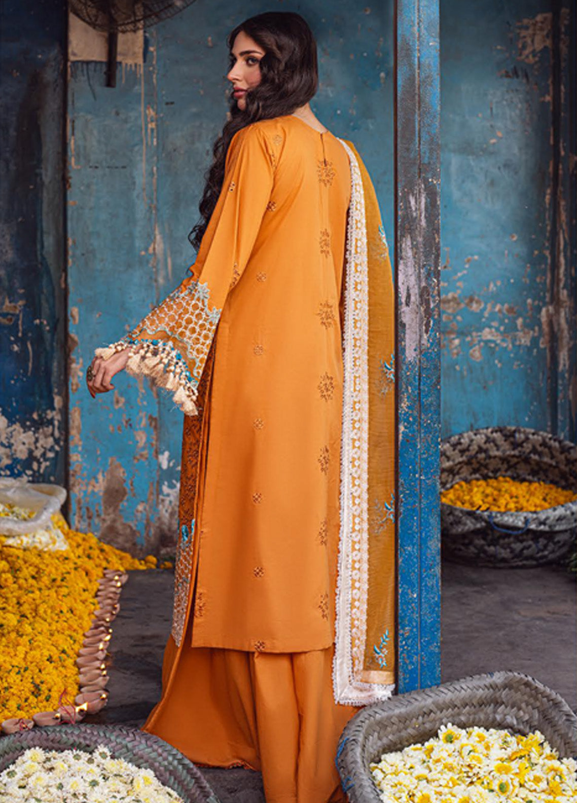 Sahakari By Sahane Chikankari Lawn 3 Piece Unstitched Suit S24SKCL CT-10002 MASHAL Sahakari By Sahane Chikankari Lawn 3 Piece Unstitched Suit S24SKCL CT-10002 MASHAL