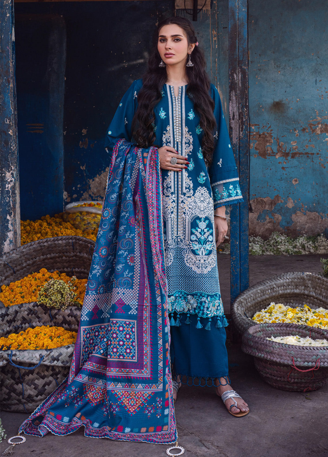 Sahakari By Sahane Chikankari Lawn 3 Piece Unstitched Suit S24SKCL CT-10005 GULZAAR Sahakari By Sahane Chikankari Lawn 3 Piece Unstitched Suit S24SKCL CT-10005 GULZAAR