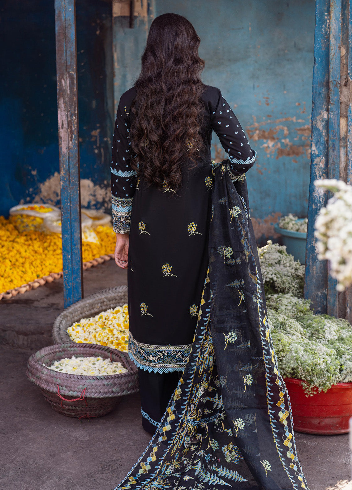 Sahakari By Sahane Chikankari Lawn 3 Piece Unstitched Suit S24SKCL CT-10008 KASHISH Sahakari By Sahane Chikankari Lawn 3 Piece Unstitched Suit S24SKCL CT-10008 KASHISH