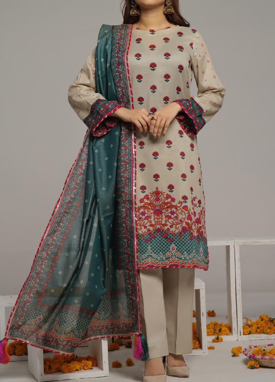 Sufina's By VS Textile Printed Lawn With Zari Dupatta 3 Piece Unstitched Suit VS24SPLZD-391 Sufina's By VS Textile Printed Lawn With Zari Dupatta 3 Piece Unstitched Suit VS24SPLZD-391
