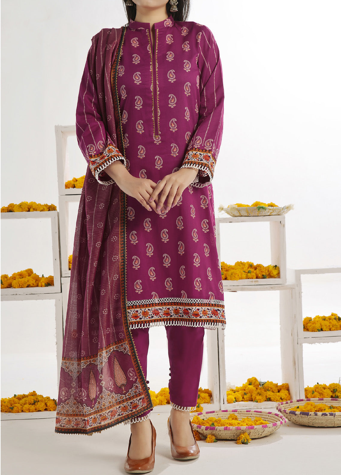 Sufina's By VS Textile Printed Lawn With Zari Dupatta 3 Piece Unstitched Suit VS24SPLZD-393 Sufina's By VS Textile Printed Lawn With Zari Dupatta 3 Piece Unstitched Suit VS24SPLZD-393