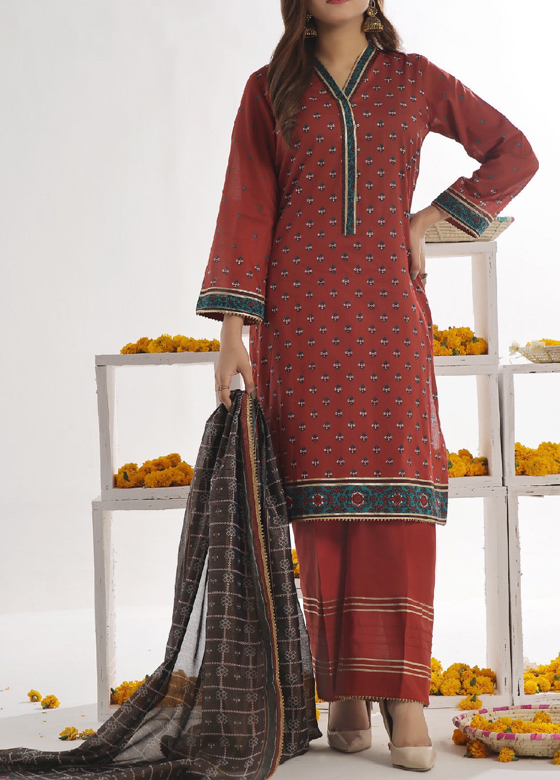 Sufina's By VS Textile Printed Lawn With Zari Dupatta 3 Piece Unstitched Suit VS24SPLZD-394 Sufina's By VS Textile Printed Lawn With Zari Dupatta 3 Piece Unstitched Suit VS24SPLZD-394