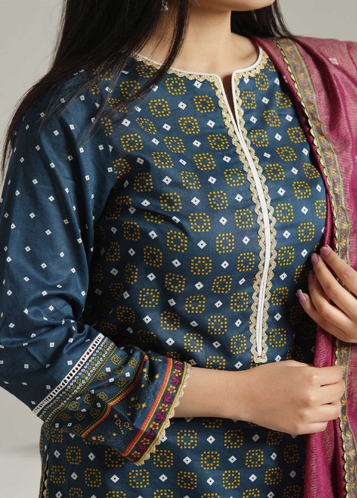 Sufina's By VS Textile Printed Lawn With Zari Dupatta 3 Piece Unstitched Suit VS24SPLZD-396 Sufina's By VS Textile Printed Lawn With Zari Dupatta 3 Piece Unstitched Suit VS24SPLZD-396