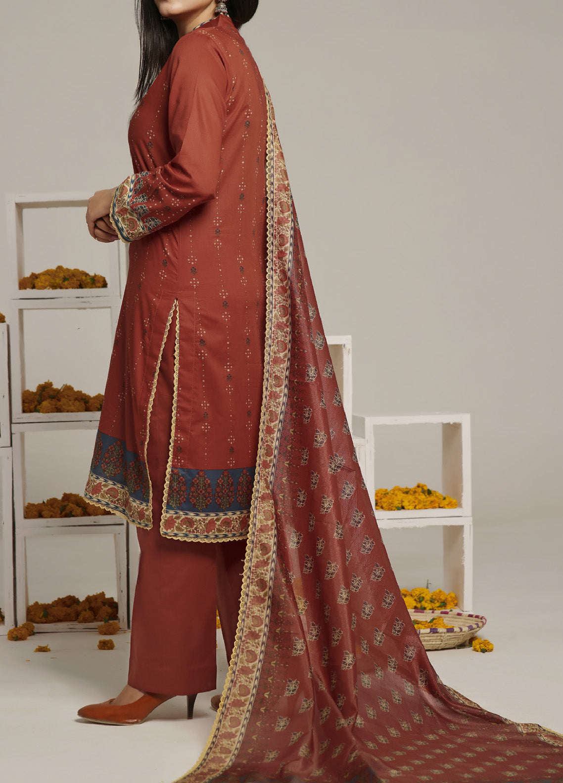 Sufina's By VS Textile Printed Lawn With Zari Dupatta 3 Piece Unstitched Suit VS24SPLZD-399 Sufina's By VS Textile Printed Lawn With Zari Dupatta 3 Piece Unstitched Suit VS24SPLZD-399