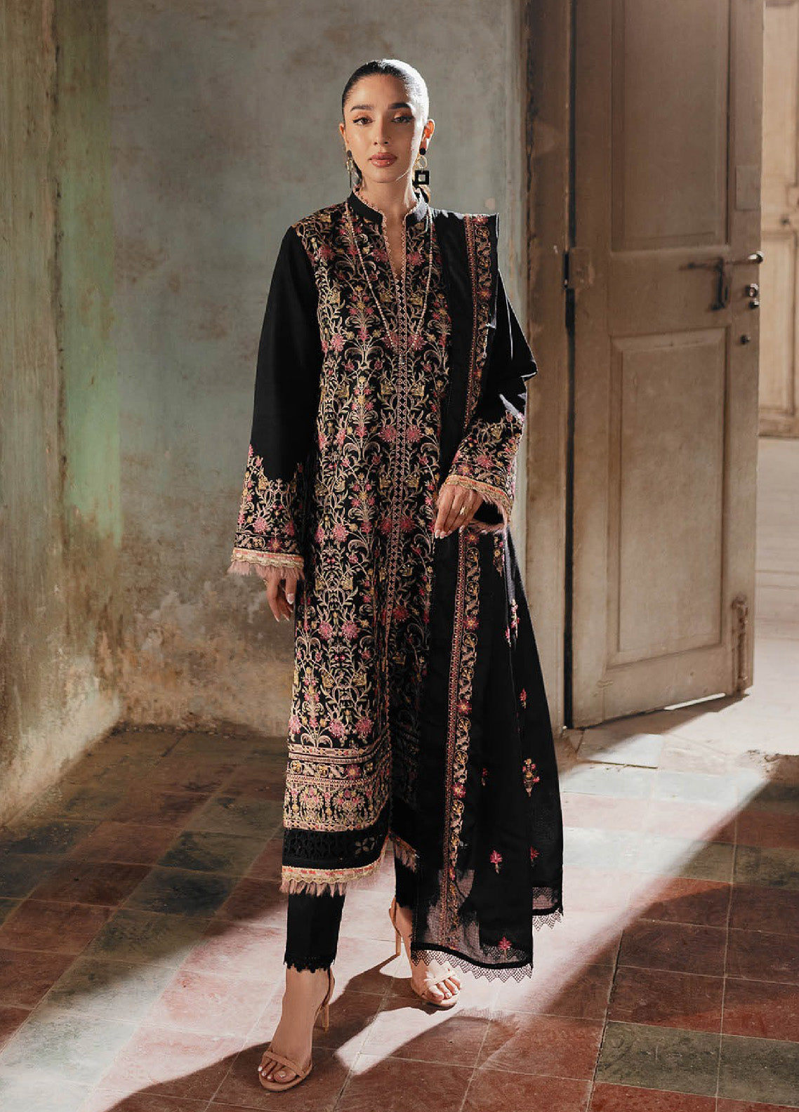 Summer Breeze By Rajbari Embroidered Lawn 3 Piece Unstitched Suit RB24SBEE-1A Summer Breeze By Rajbari Embroidered Lawn 3 Piece Unstitched Suit RB24SBEE-1A