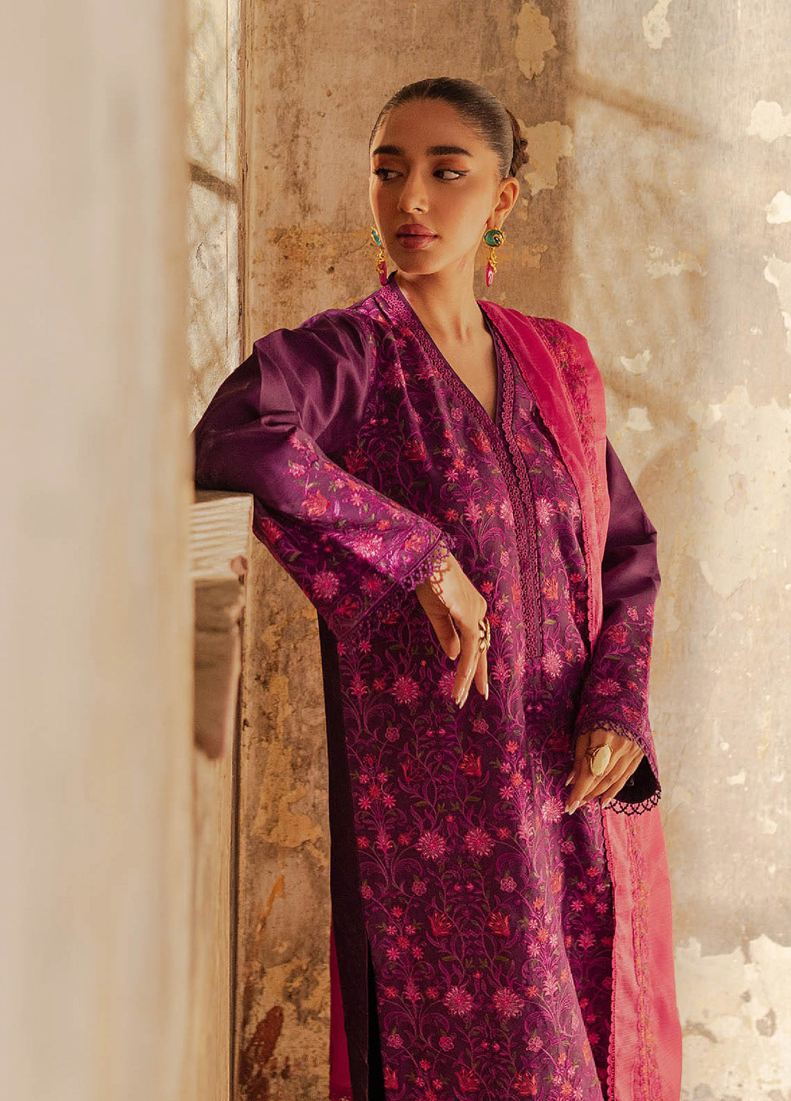 Summer Breeze By Rajbari Embroidered Lawn 3 Piece Unstitched Suit RB24SBEE-1B Summer Breeze By Rajbari Embroidered Lawn 3 Piece Unstitched Suit RB24SBEE-1B