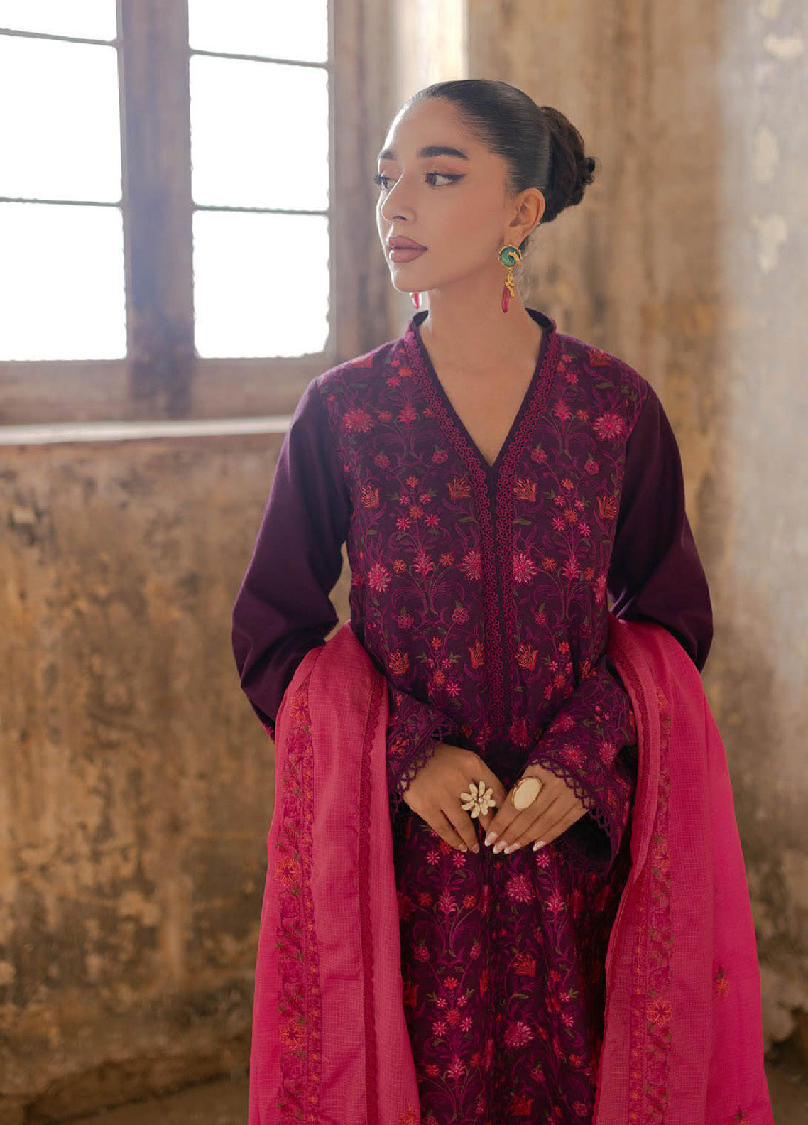 Summer Breeze By Rajbari Embroidered Lawn 3 Piece Unstitched Suit RB24SBEE-1B Summer Breeze By Rajbari Embroidered Lawn 3 Piece Unstitched Suit RB24SBEE-1B