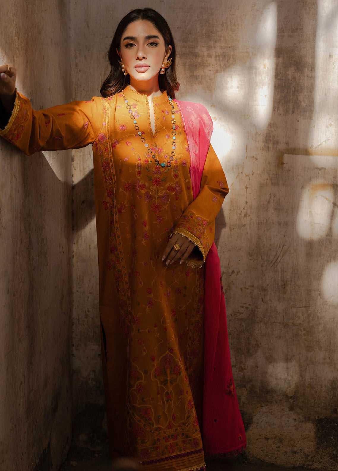 Summer Breeze By Rajbari Embroidered Lawn 3 Piece Unstitched Suit RB24SBEE-3A Summer Breeze By Rajbari Embroidered Lawn 3 Piece Unstitched Suit RB24SBEE-3A