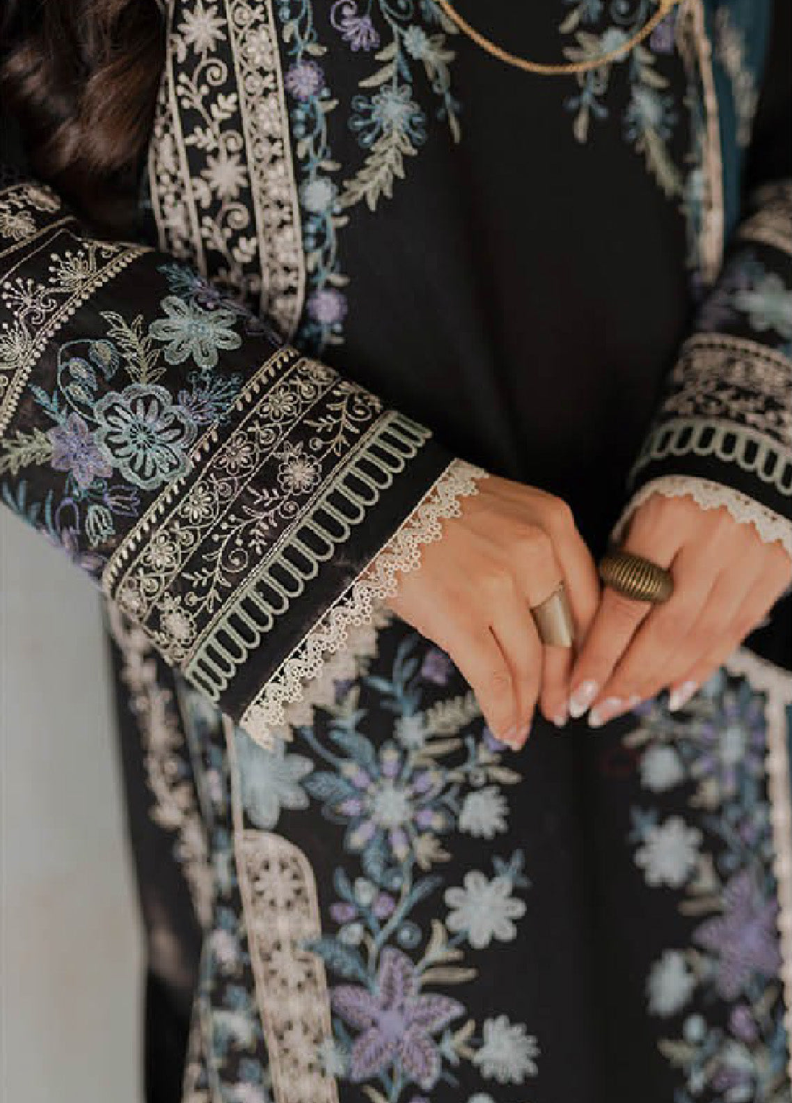 Summer Breeze By Rajbari Embroidered Lawn 3 Piece Unstitched Suit RB24SBEE-5B Summer Breeze By Rajbari Embroidered Lawn 3 Piece Unstitched Suit RB24SBEE-5B