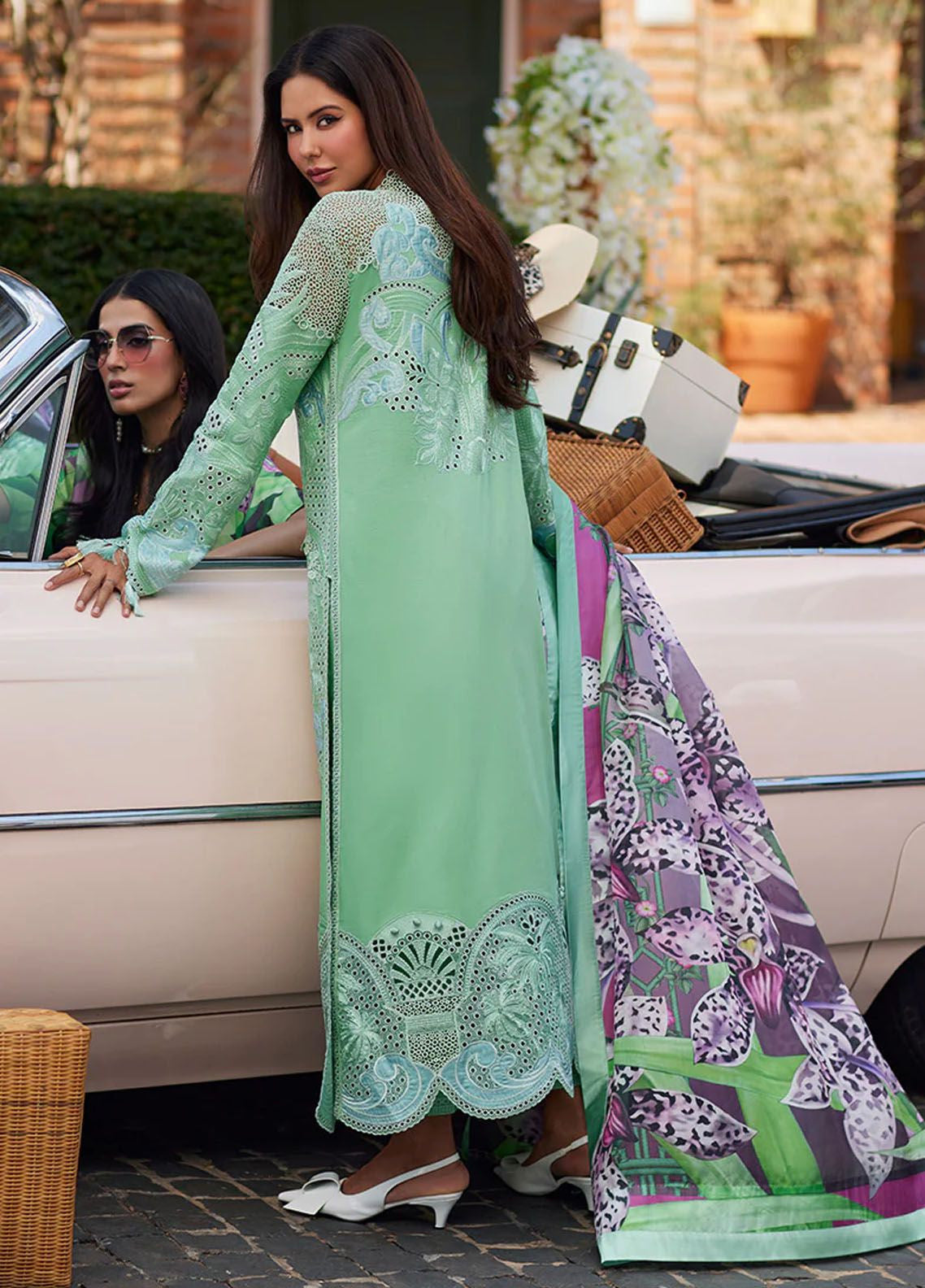 Te Amo By Mushq Embroidered Luxury Lawn 3 Piece Unstitched Suit MQ24TAL D-03 PIAZZA PANACHE Te Amo By Mushq Embroidered Luxury Lawn 3 Piece Unstitched Suit MQ24TAL D-03 PIAZZA PANACHE
