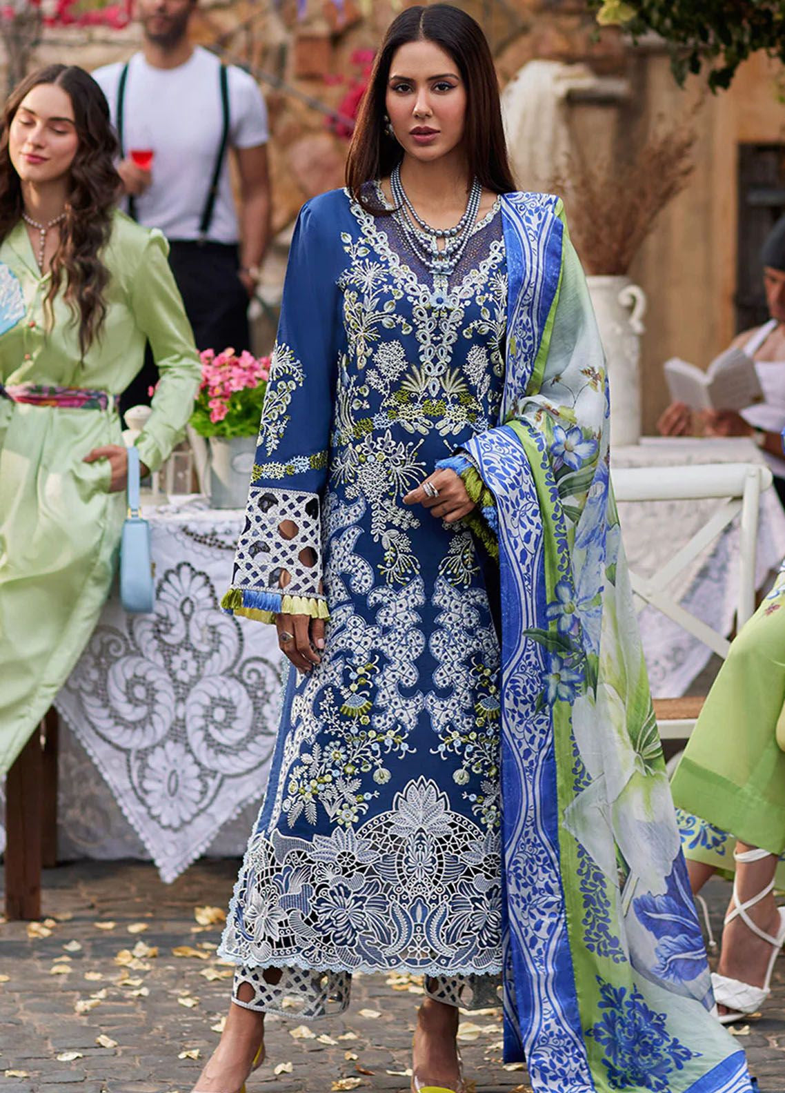 Te Amo By Mushq Embroidered Luxury Lawn 3 Piece Unstitched Suit MQ24TAL D-06 MODENA MAGIC Te Amo By Mushq Embroidered Luxury Lawn 3 Piece Unstitched Suit MQ24TAL D-06 MODENA MAGIC