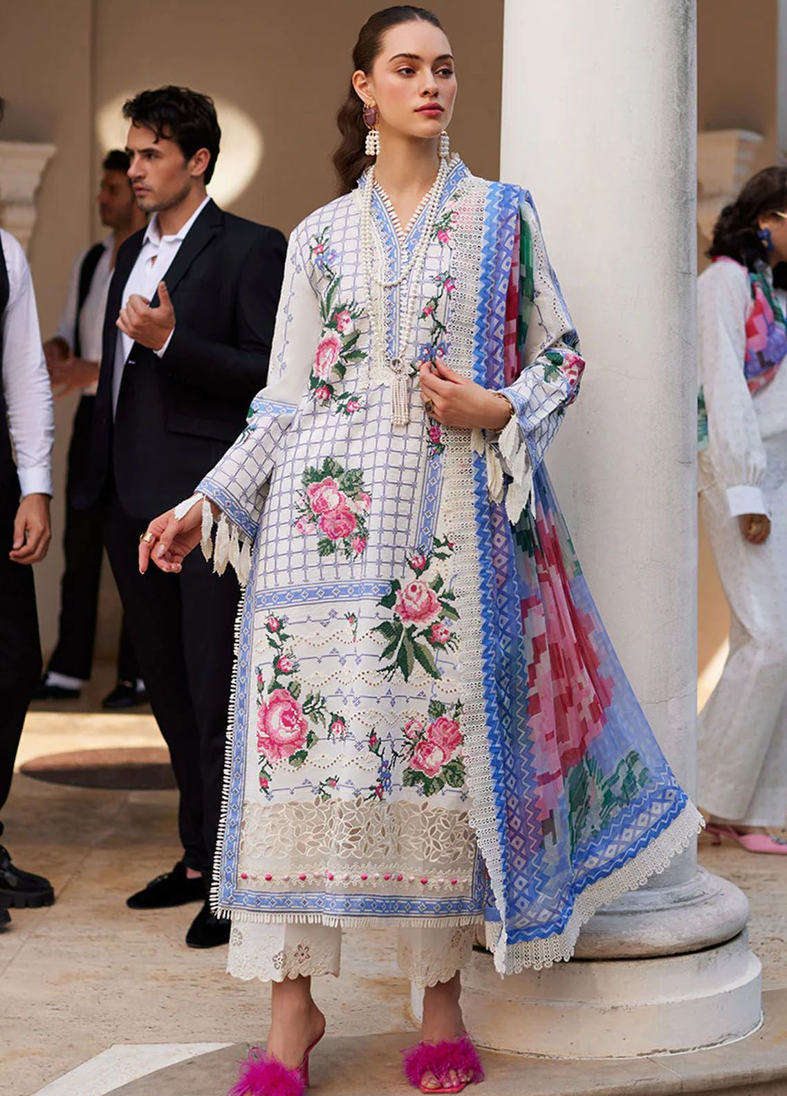 Te Amo By Mushq Embroidered Luxury Lawn 3 Piece Unstitched Suit MQ24TAL D-07 BELLA BELLEZA Te Amo By Mushq Embroidered Luxury Lawn 3 Piece Unstitched Suit MQ24TAL D-07 BELLA BELLEZA