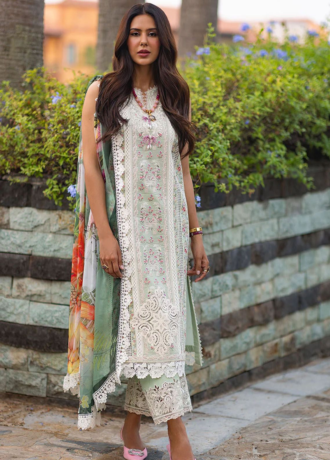 Te Amo By Mushq Embroidered Luxury Lawn 3 Piece Unstitched Suit MQ24TAL D-12 RAVENNA ROMANCE Te Amo By Mushq Embroidered Luxury Lawn 3 Piece Unstitched Suit MQ24TAL D-12 RAVENNA ROMANCE