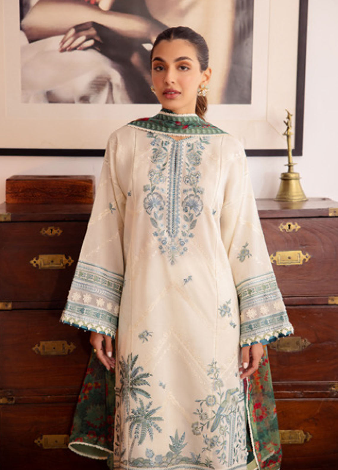 Zaha By Khadija Shah Embroidered Lawn 3 Piece Unstitched Suit ZH24EL D-5A Zaha By Khadija Shah Embroidered Lawn 3 Piece Unstitched Suit ZH24EL D-5A