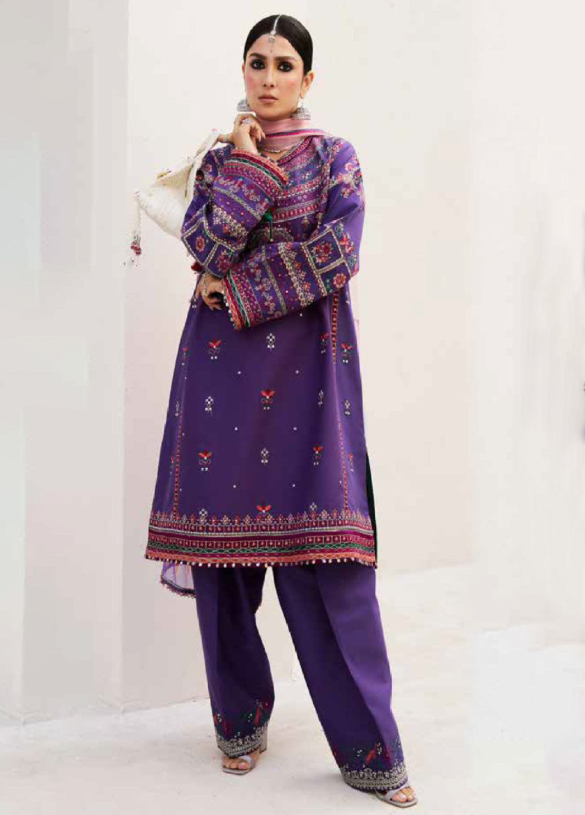 Zara Shahjahan Spring Embroidered Lawn 3 Piece Unstitched Suit ZSJ24SS-7B LAMIA Zara Shahjahan Spring Embroidered Lawn 3 Piece Unstitched Suit ZSJ24SS-7B LAMIA