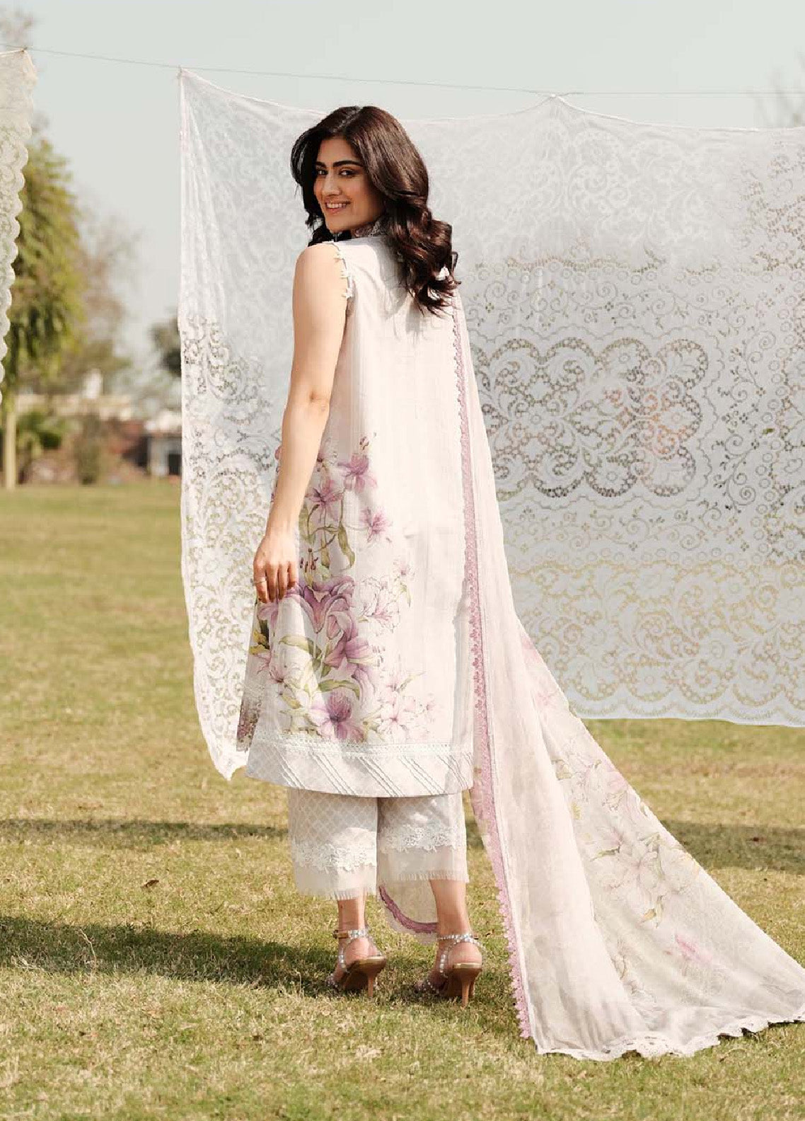 Zarqash Embroidered Luxe Lawn 3 Piece Unstitched Suit ZQ24LL 03 Zarqash Embroidered Luxe Lawn 3 Piece Unstitched Suit ZQ24LL 03