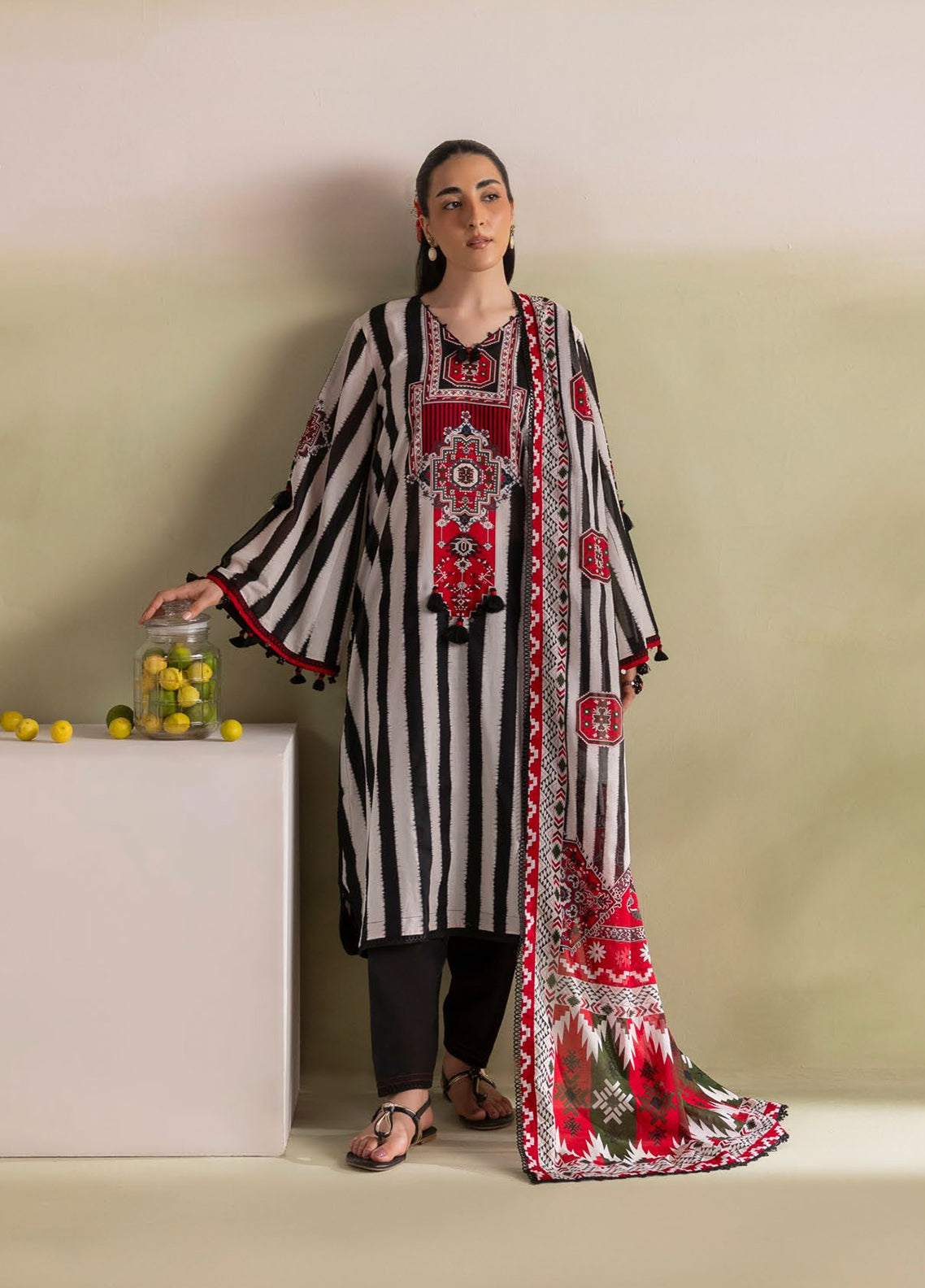 Bagheecha By Gul Ahmed Printed Lawn 3 Piece Unstitched Suit GA26BS D-CL-62396