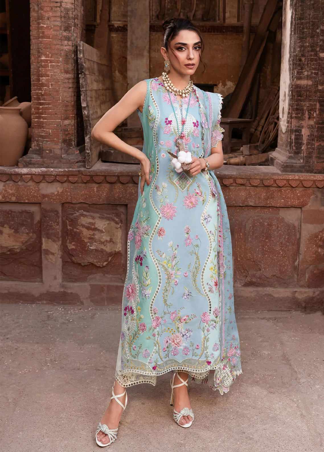 Breeze By Saira Shakira Luxury Embroidered Lawn 3 Piece Unstitched Suit SSH26BLL D-7B FAYE