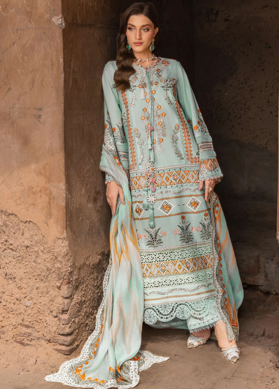 Breeze By Saira Shakira Luxury Embroidered Lawn 3 Piece Unstitched Suit SSH26BLL D-8A RUNA