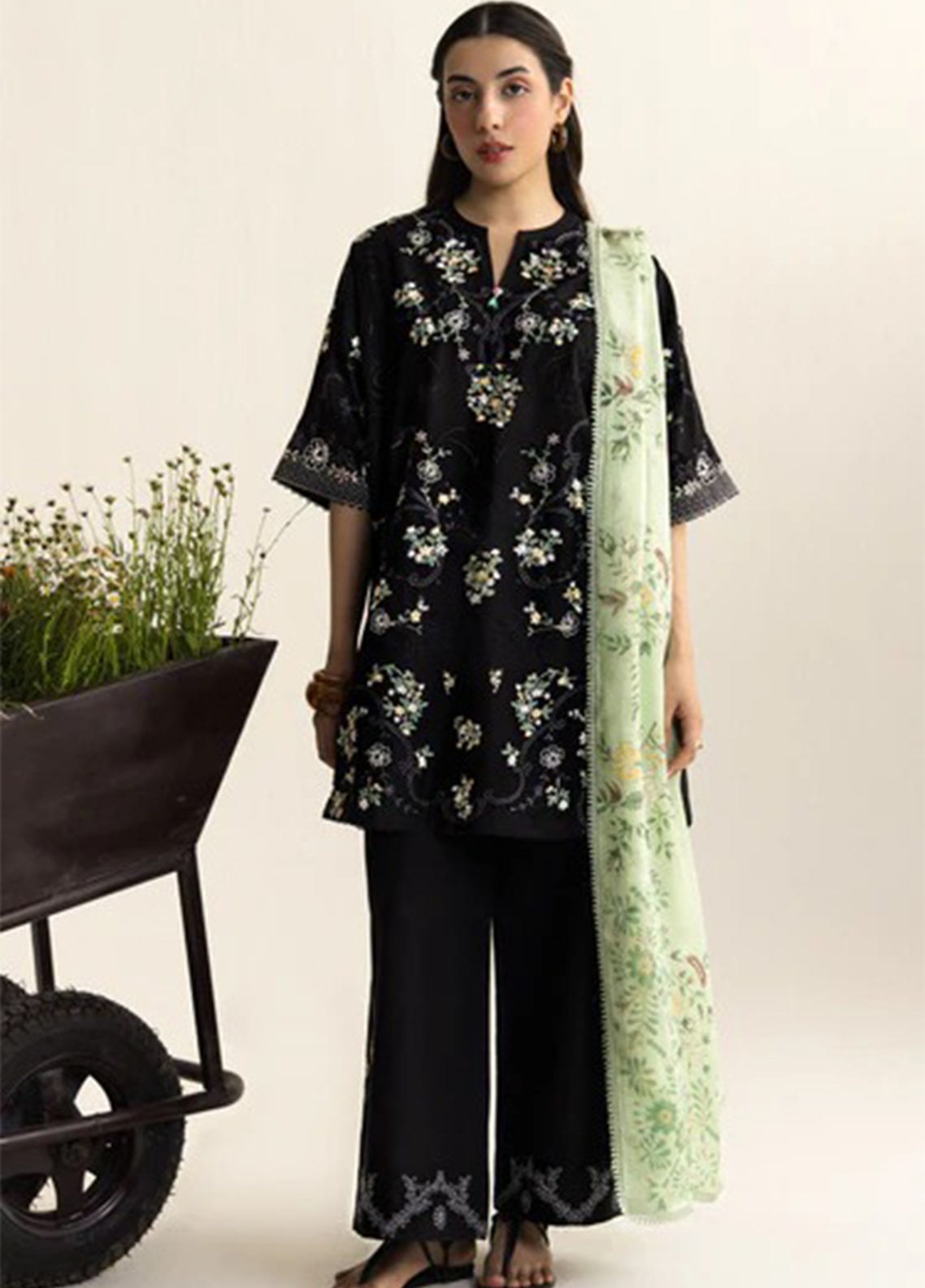 Coco By Zara Shahjahan Embrodiered Lawn 3 Piece Unstitched Suit CZS26LE2 D-10A EIRA