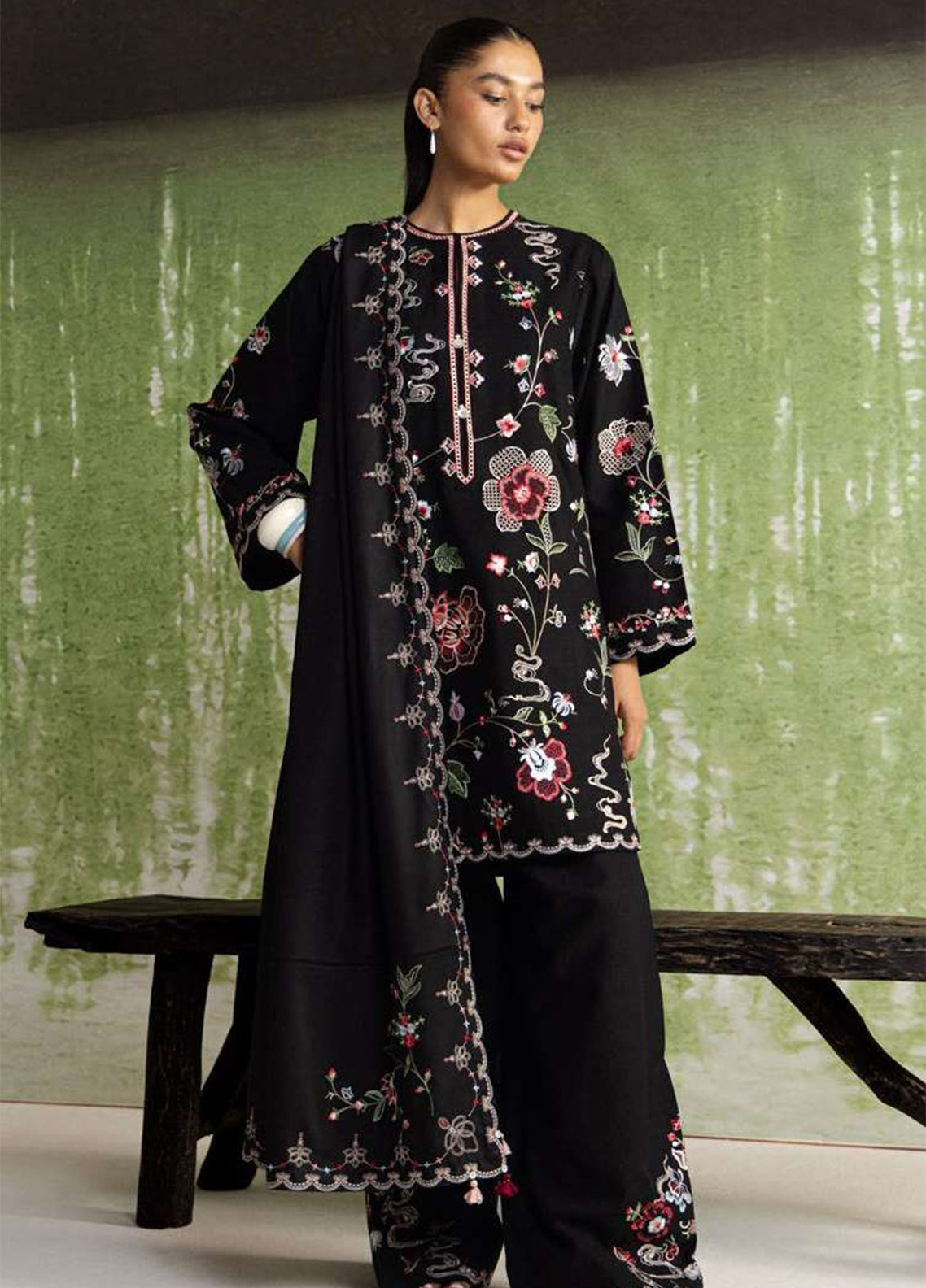 Coco By Zara Shahjahan Embroidered Khaddar 3 Piece Unstitched Suit ZS26CW D-08A NAIRANG