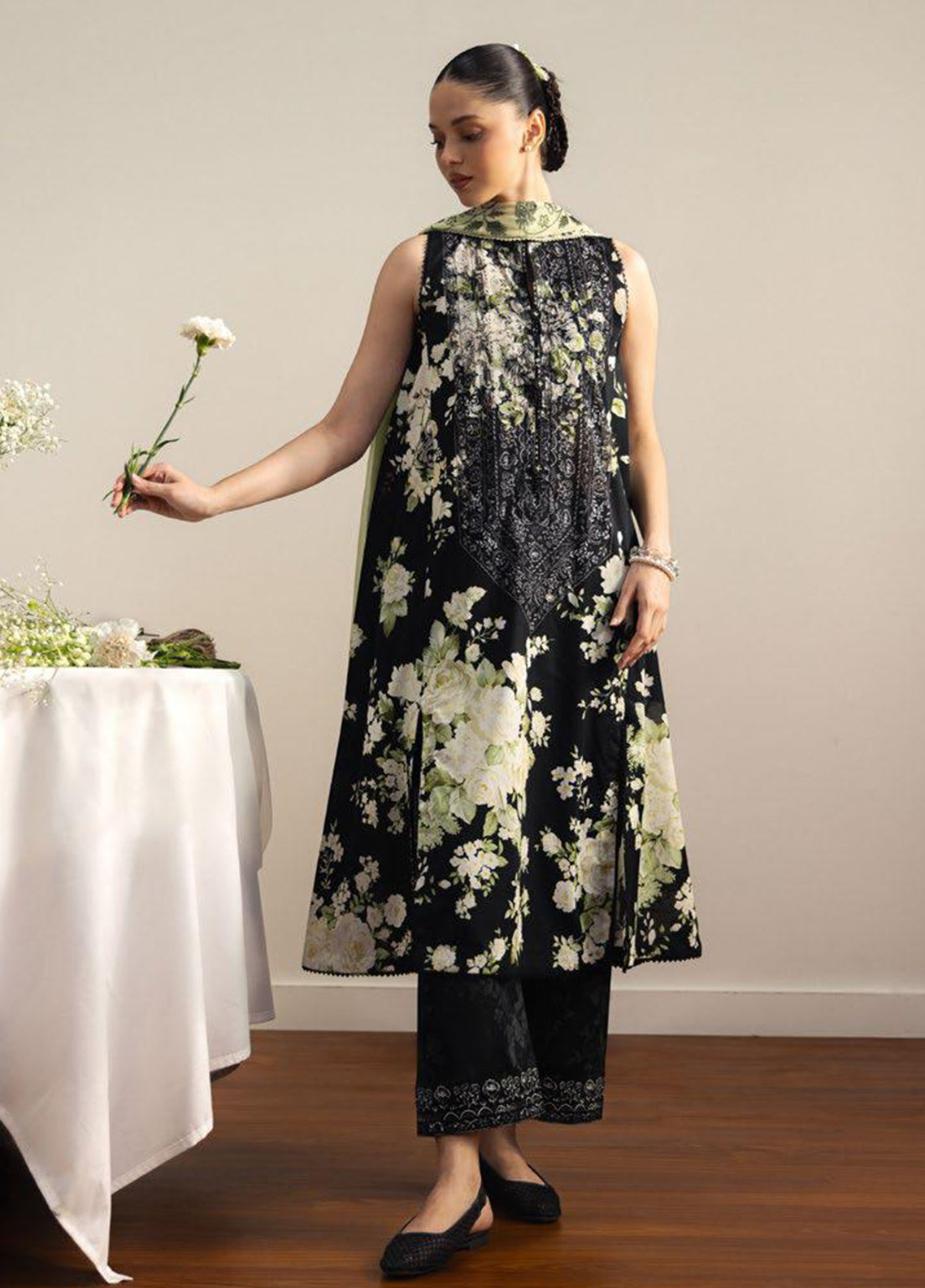 Coco By Zara Shahjahan Printed Lawn 3 Piece Unstitched Suit CZS26CPD2 D-HARU 1B