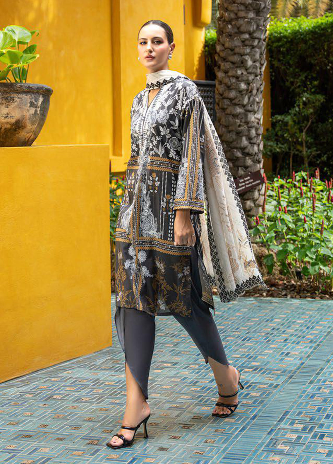 Floral Blush By Gul Ahmed Printed Lawn 3 Piece Unstitched Suit GA26FB D-CL-62078A