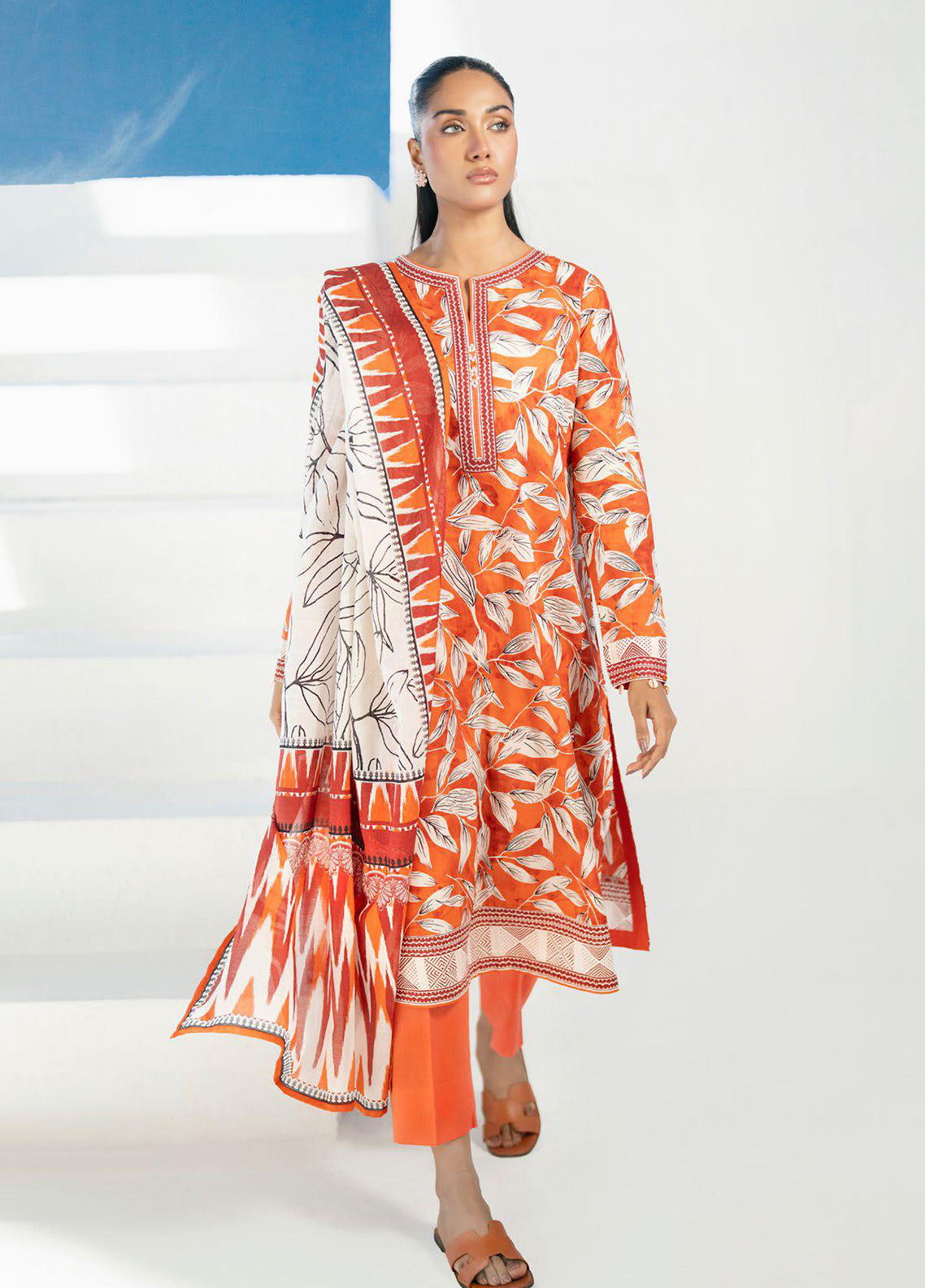 Gul Ahmed Embroidered Lawn 3 Piece Unstitched Suit GA26SEL D-CL-62297A