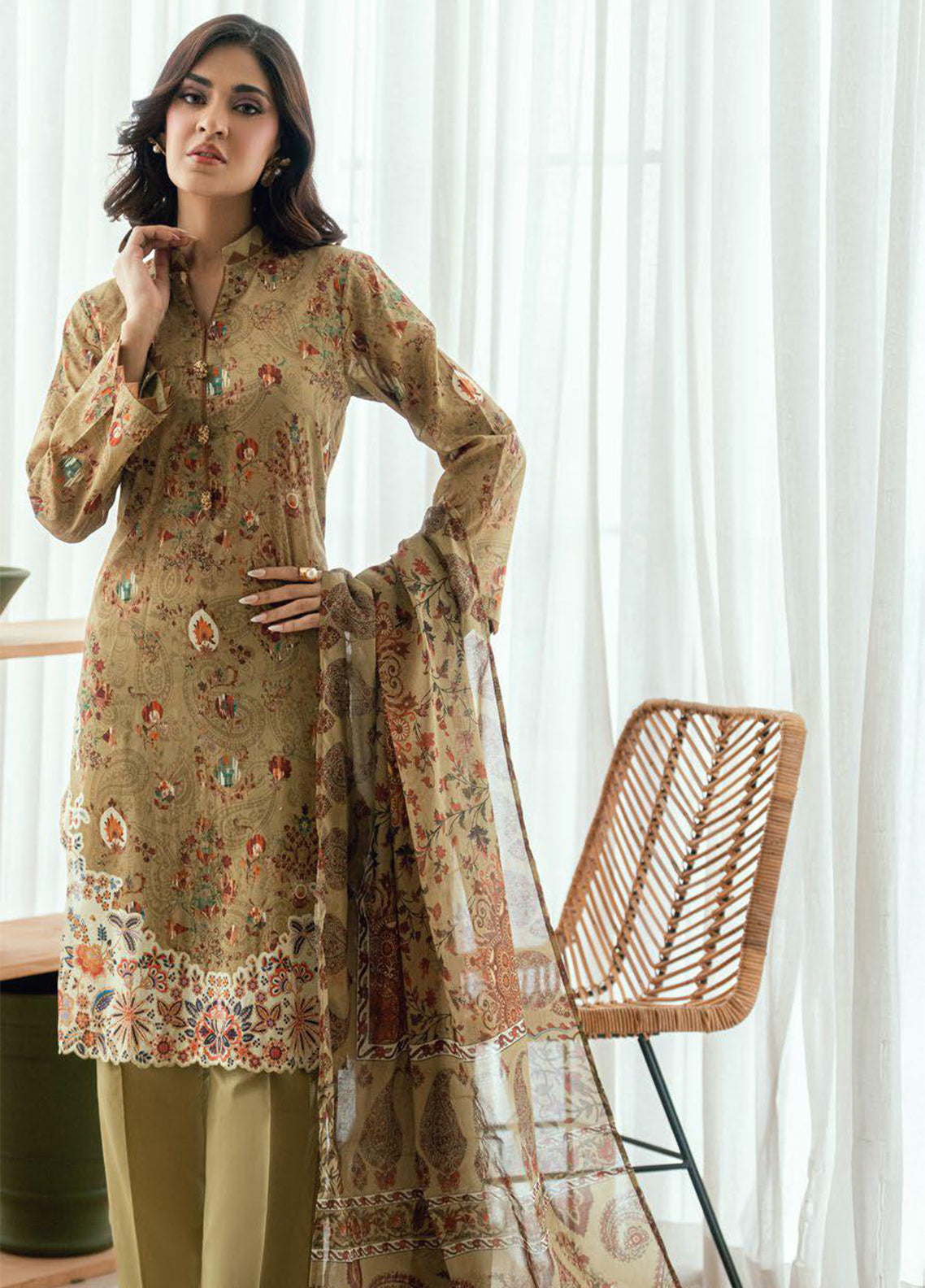 Gul Ahmed Printed Lawn 3 Piece Unstitched Suit GA26S D-CLP-52288
