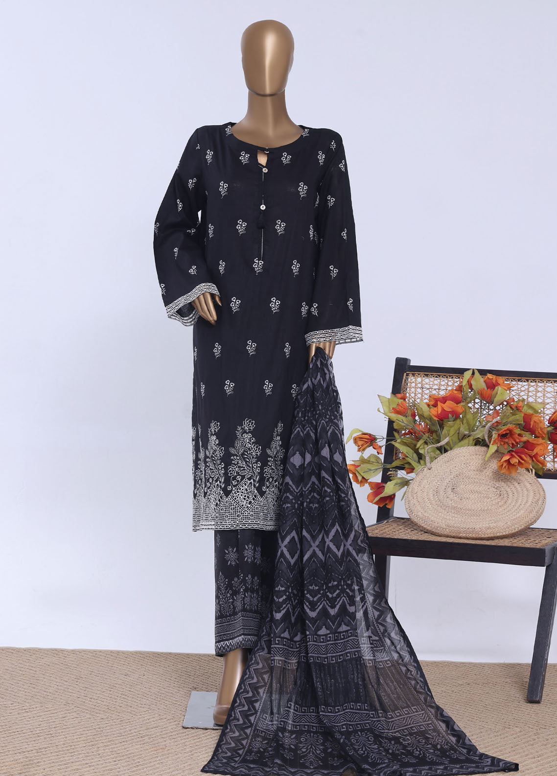 HZ Textiles Embroidered Chikankari Lawn 3 Piece Stitched Suit HZ26EC D-083 S MIND