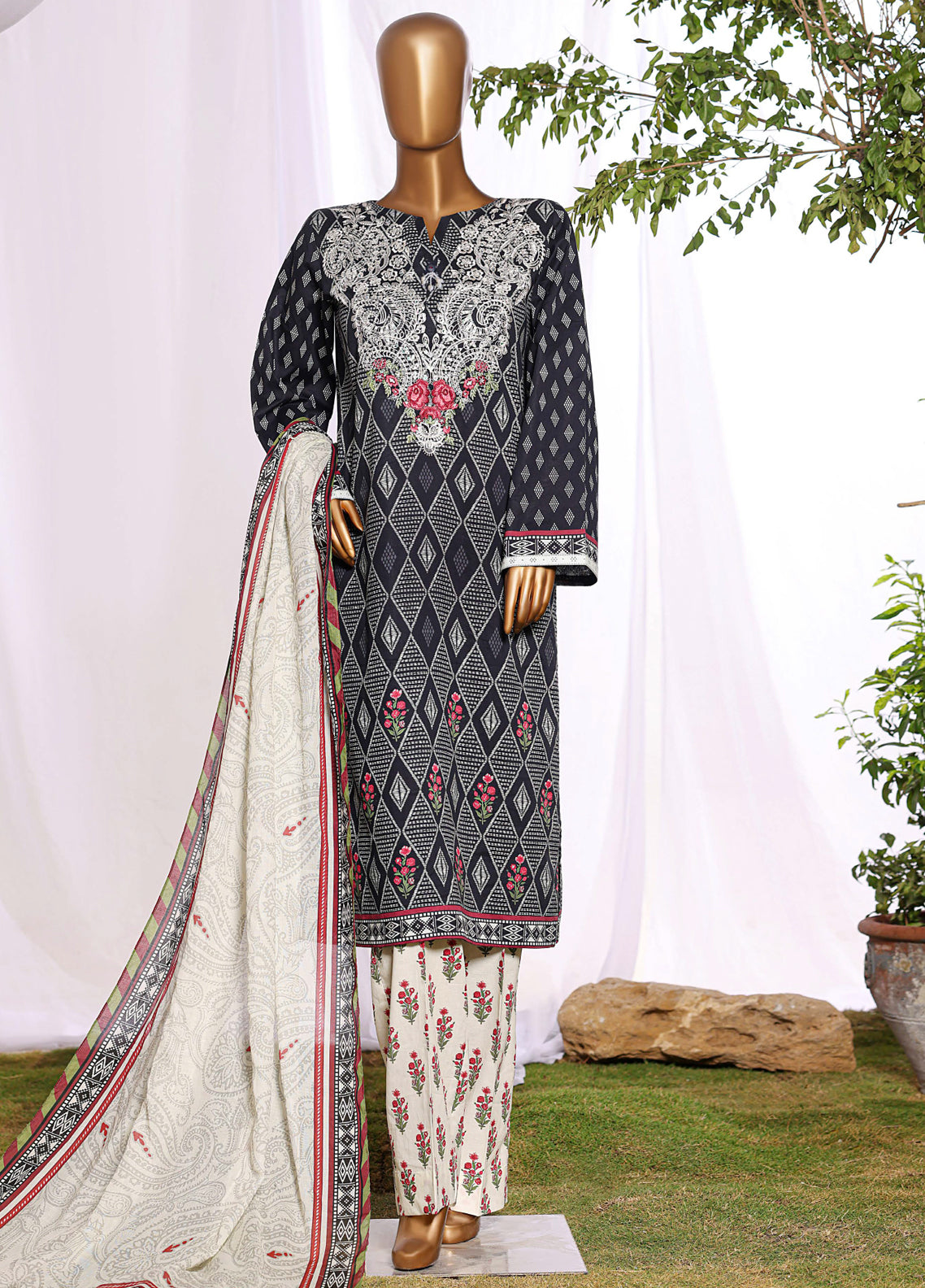 HZ Textiles Embroidered Lawn 3 Piece Stitched Suit HZ26DWE D-044