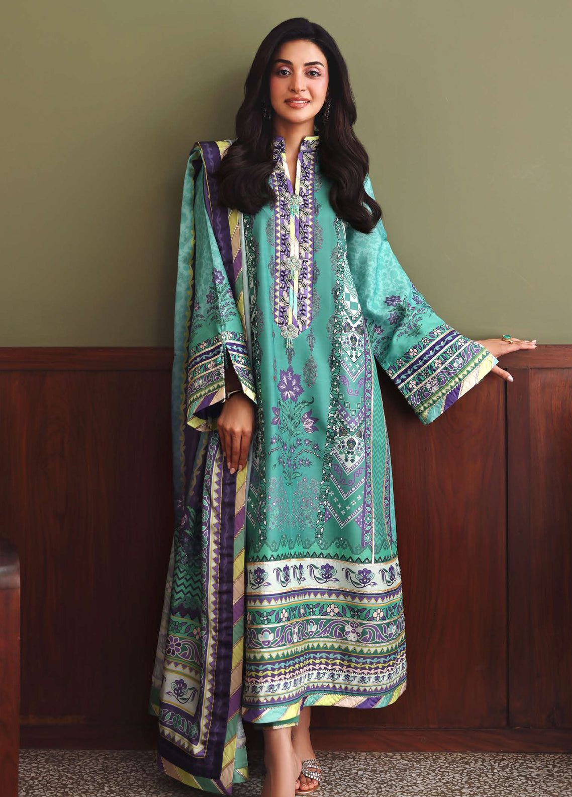 Hemline Nirvana By Mushq Embroidered Raw Silk 3 Piece Unstitched Suit MQ26HNUL D-2601 MAIN CHARACTER