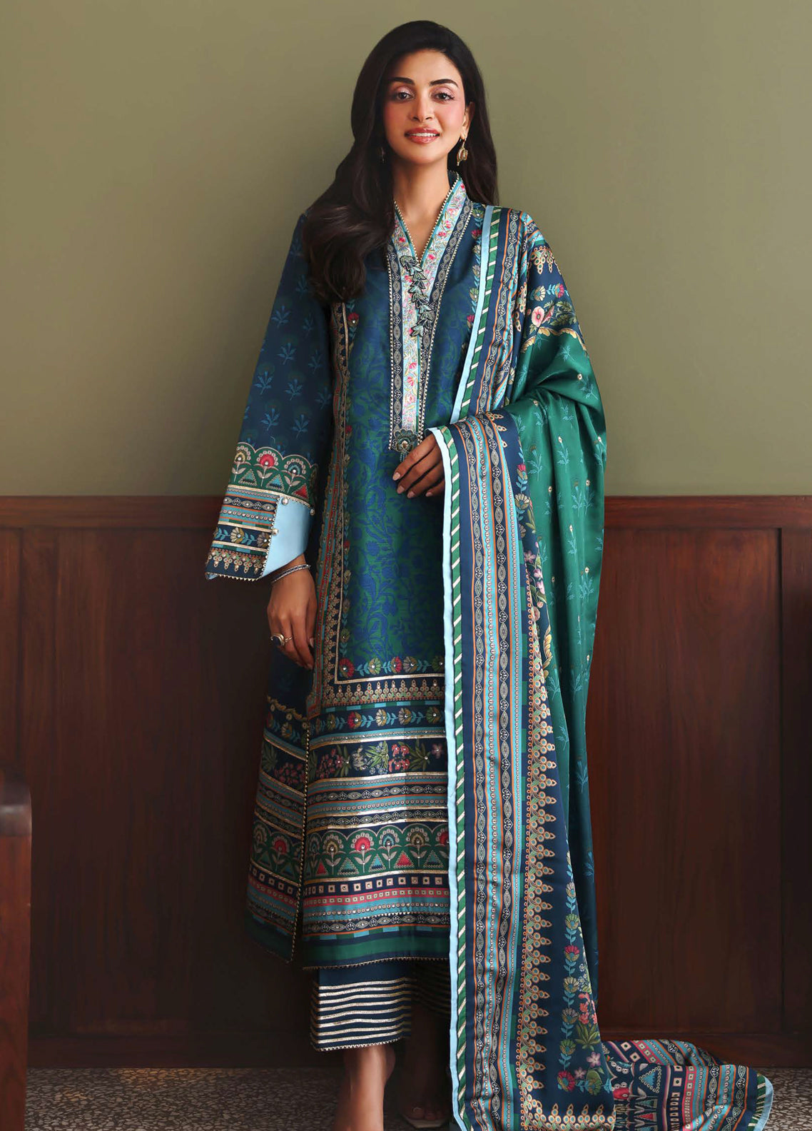 Hemline Nirvana By Mushq Embroidered Raw Silk 3 Piece Unstitched Suit MQ26HNUL D-2607 SCENE STEALER