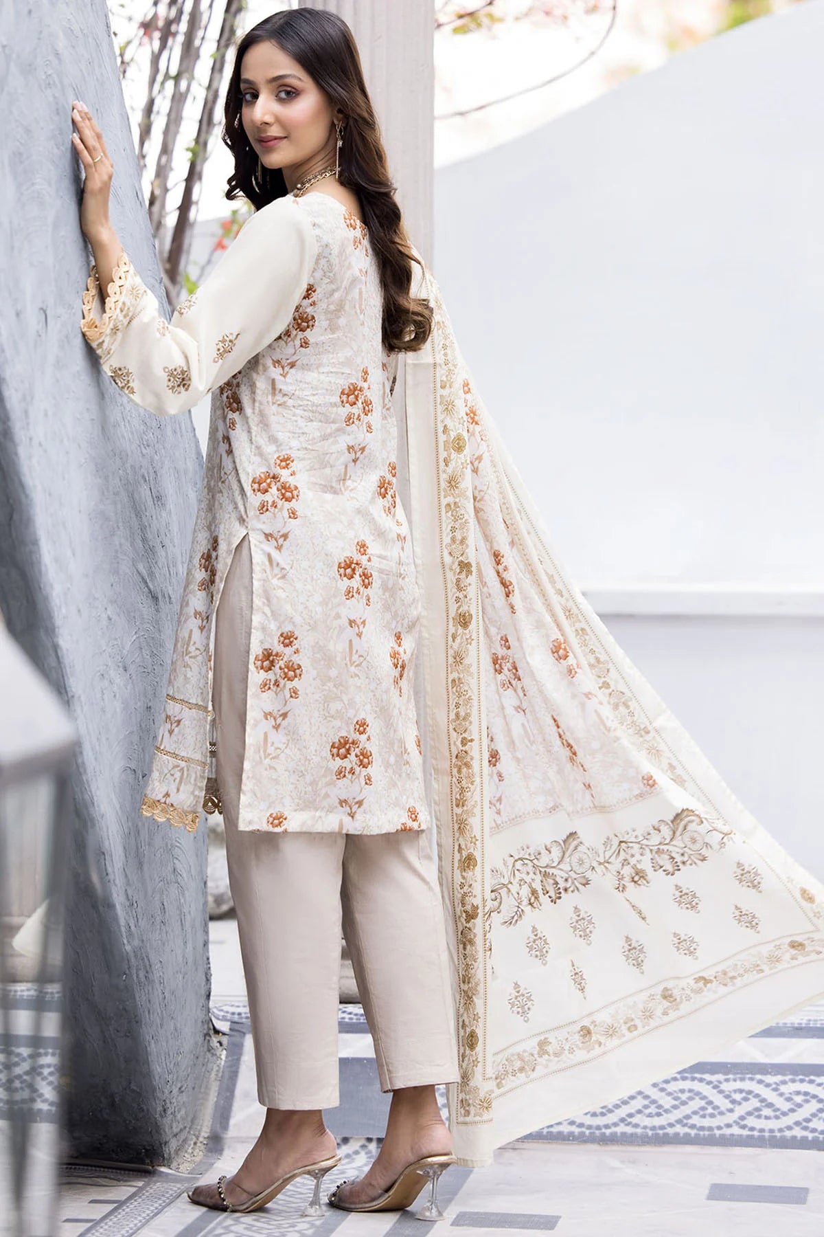 D#3729 Motifz Rang Digital Printed Lawn Collection 523