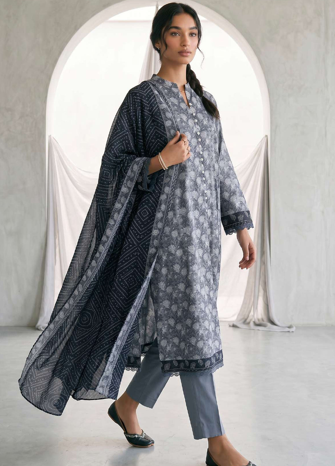 Monochrome By Zellbury Printed Lawn 3 Piece Unstitched Suit WUS26X31078