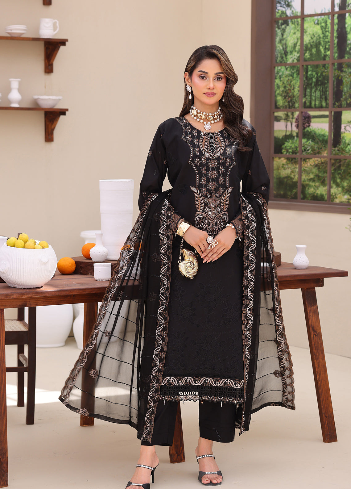 Queen Of Hearts By Schick Embroidered Lawn 3 Piece Unstitched Suit SDH26QOH D-04