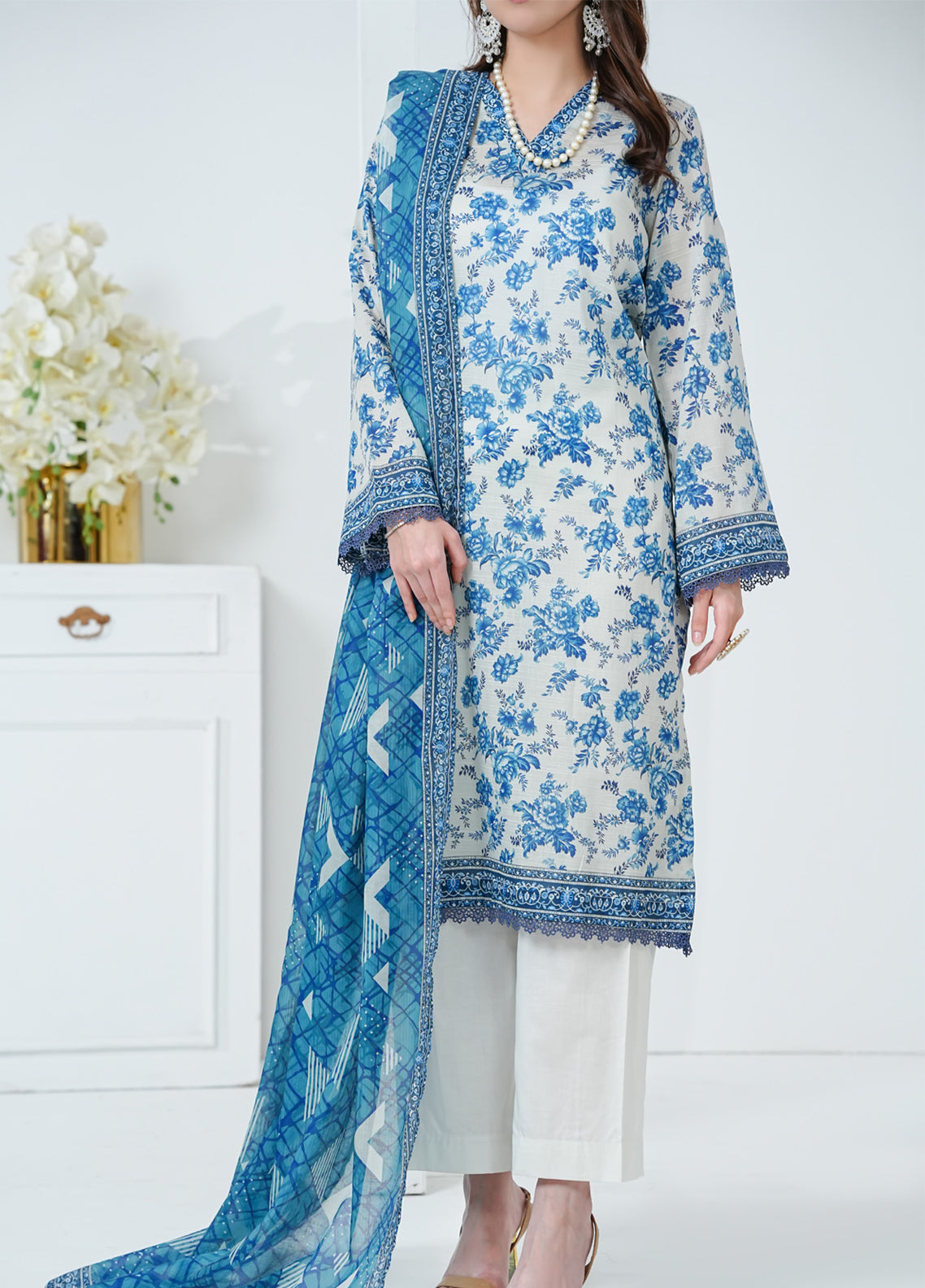 Shahkar By VS Textile Printed Bana Dora Lawn 3 Piece Unstitched Suit VS26SBDLV2 D-838